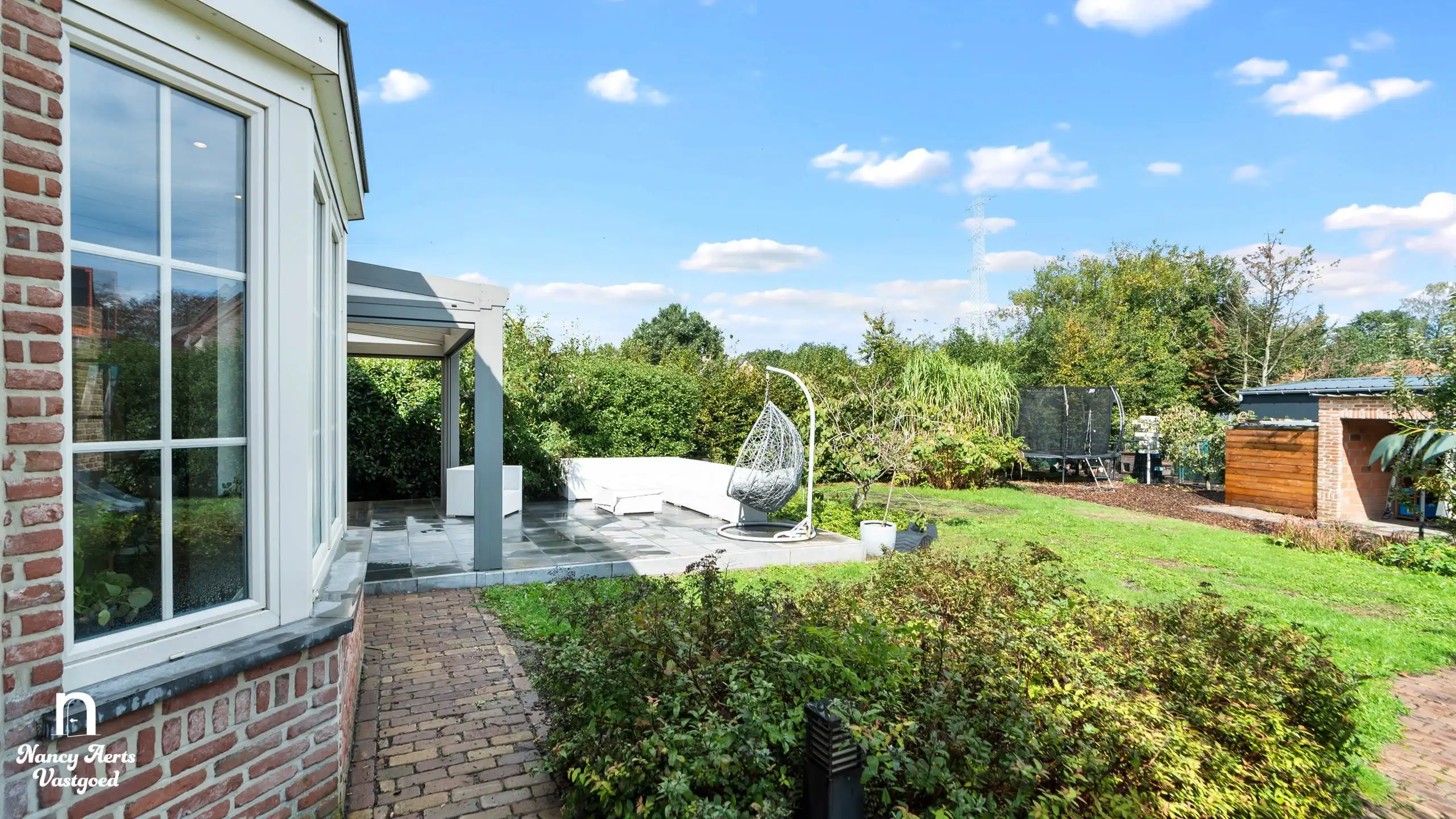 Verrassend ruime woning met aparte studio op rustige locatie foto 15