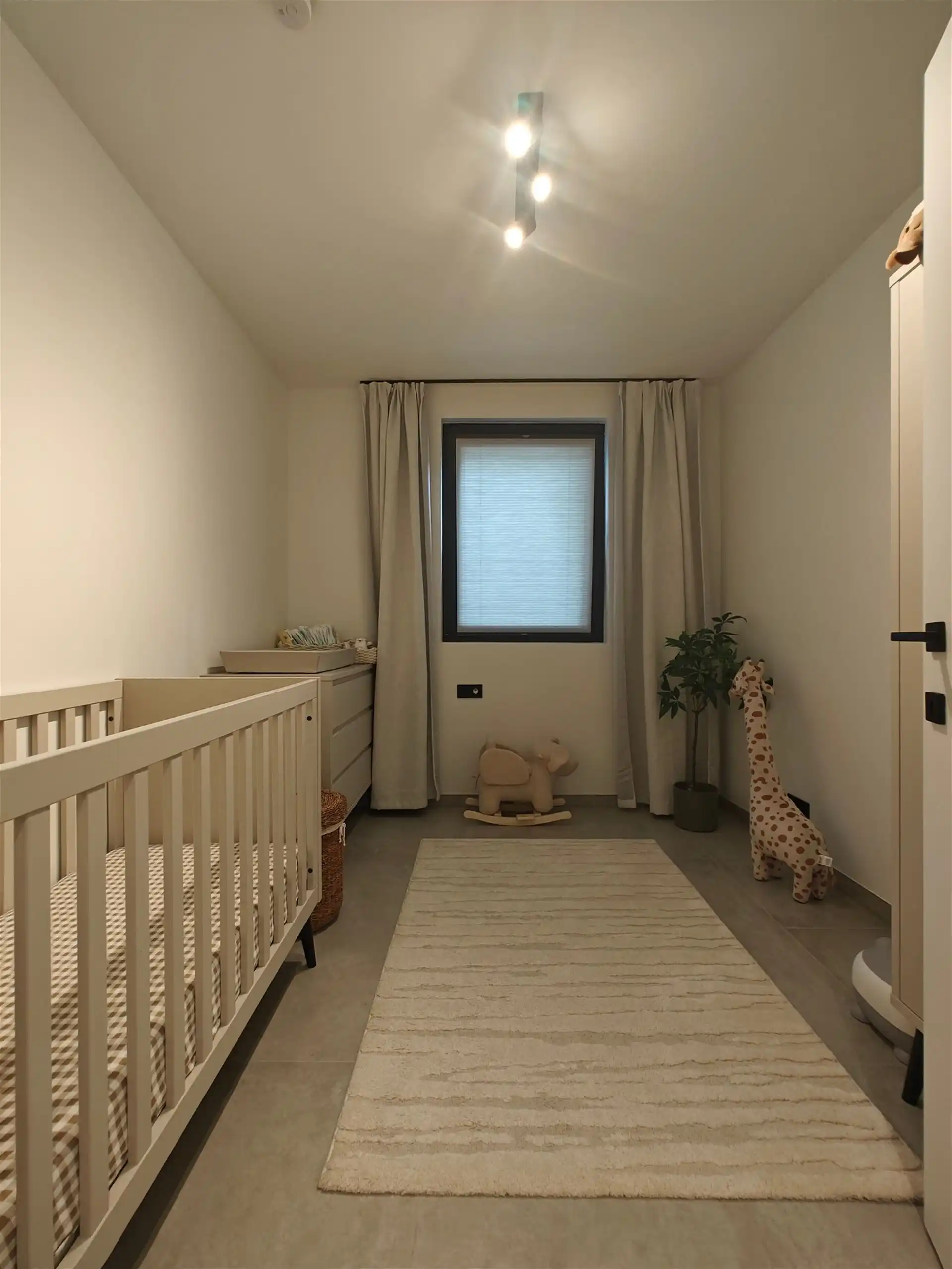 Ruim, instapklaar appartement met 2 slaapkamer, ruime autostaanplaats en berging in de kelder  foto 18