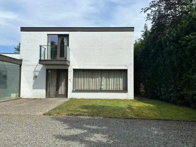 Ruime woning foto {{pictureIndex}}
