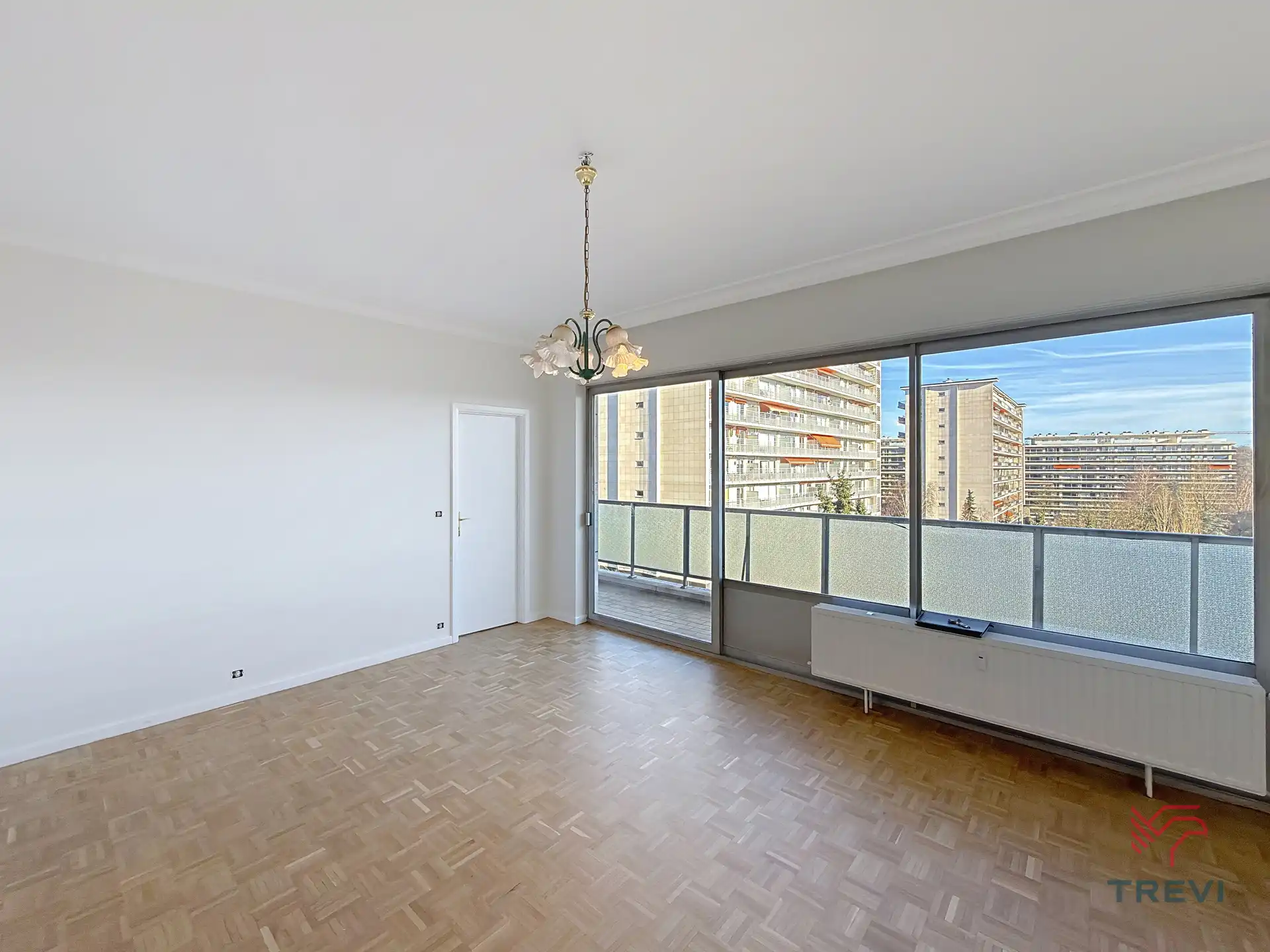 Opgefrist appartement met 1 slaapkamer op de Brugmannlaan ! foto 2