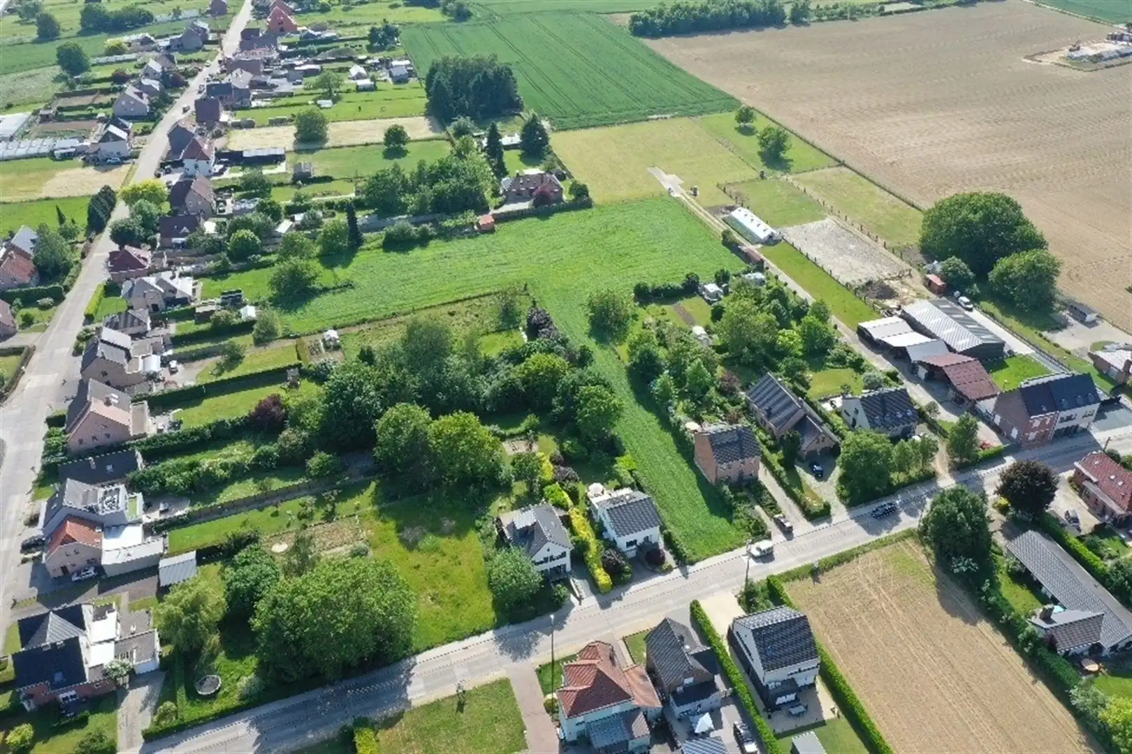 Bouwgrond voor 3-gevel, 19a 1ca foto 2