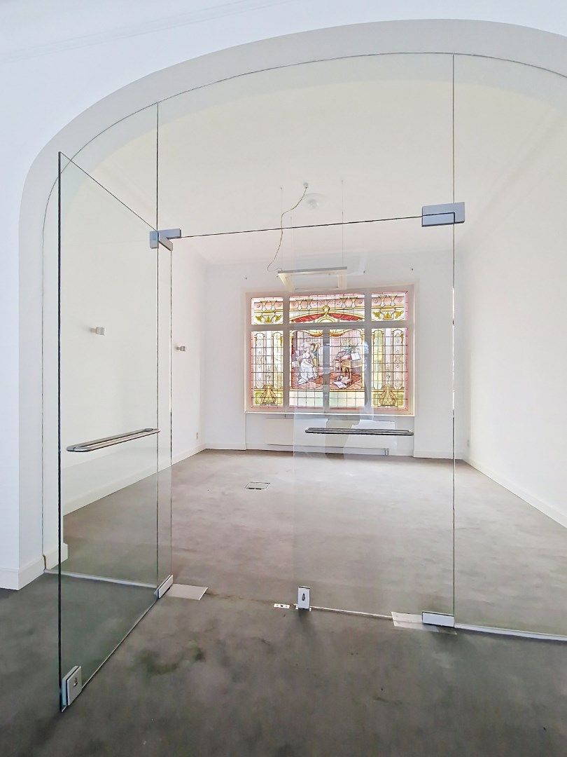 Een prachtig herenhuis (ca. 450m²) met tuin en burelen! foto 13