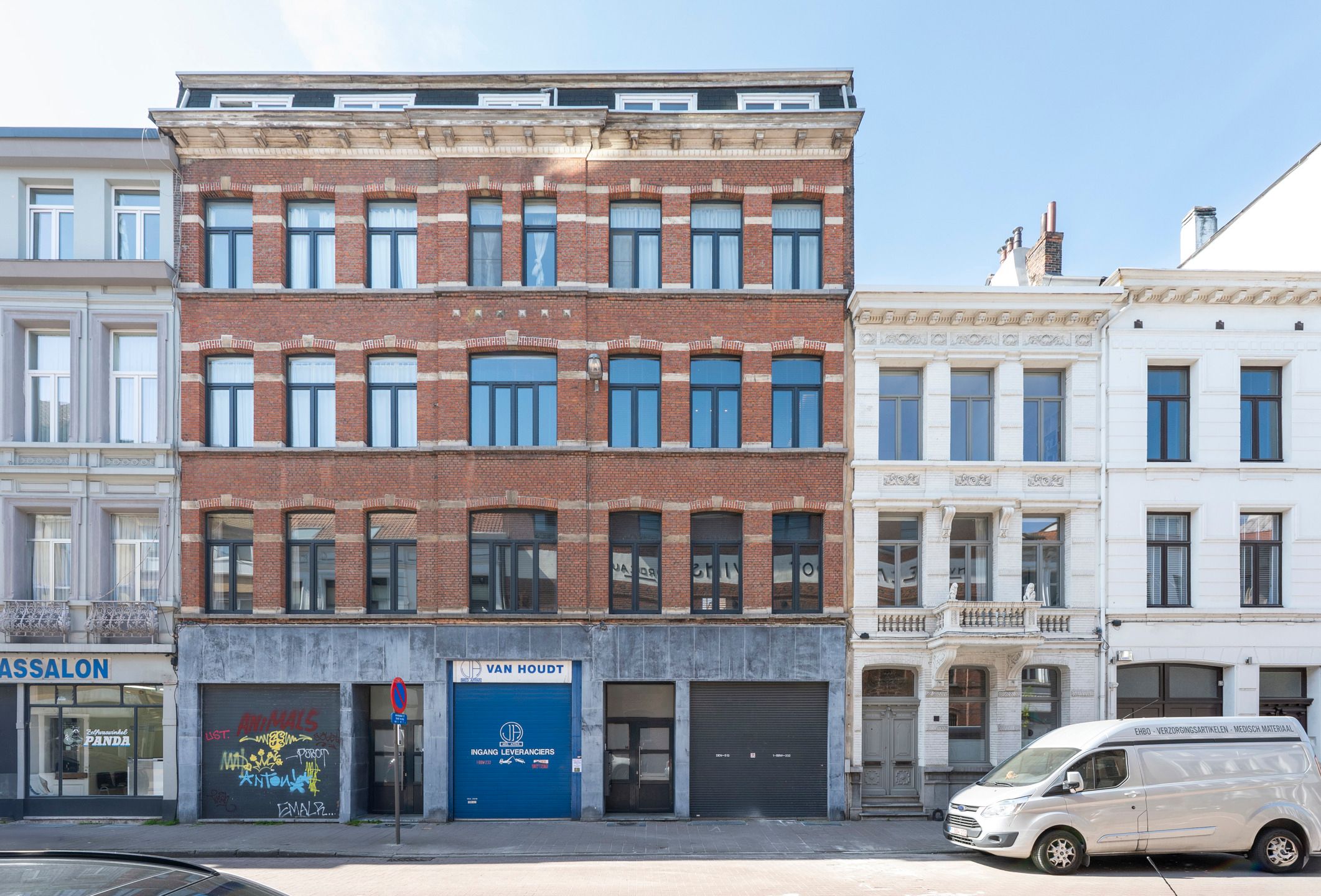 Top gerenoveerd appartement aan het Zuid in Antwerpen. foto 14