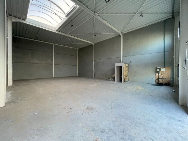 Nieuwbouw KMO Unit van 216m² te huur op toplocatie in Evergem – Project Heermeers foto 3