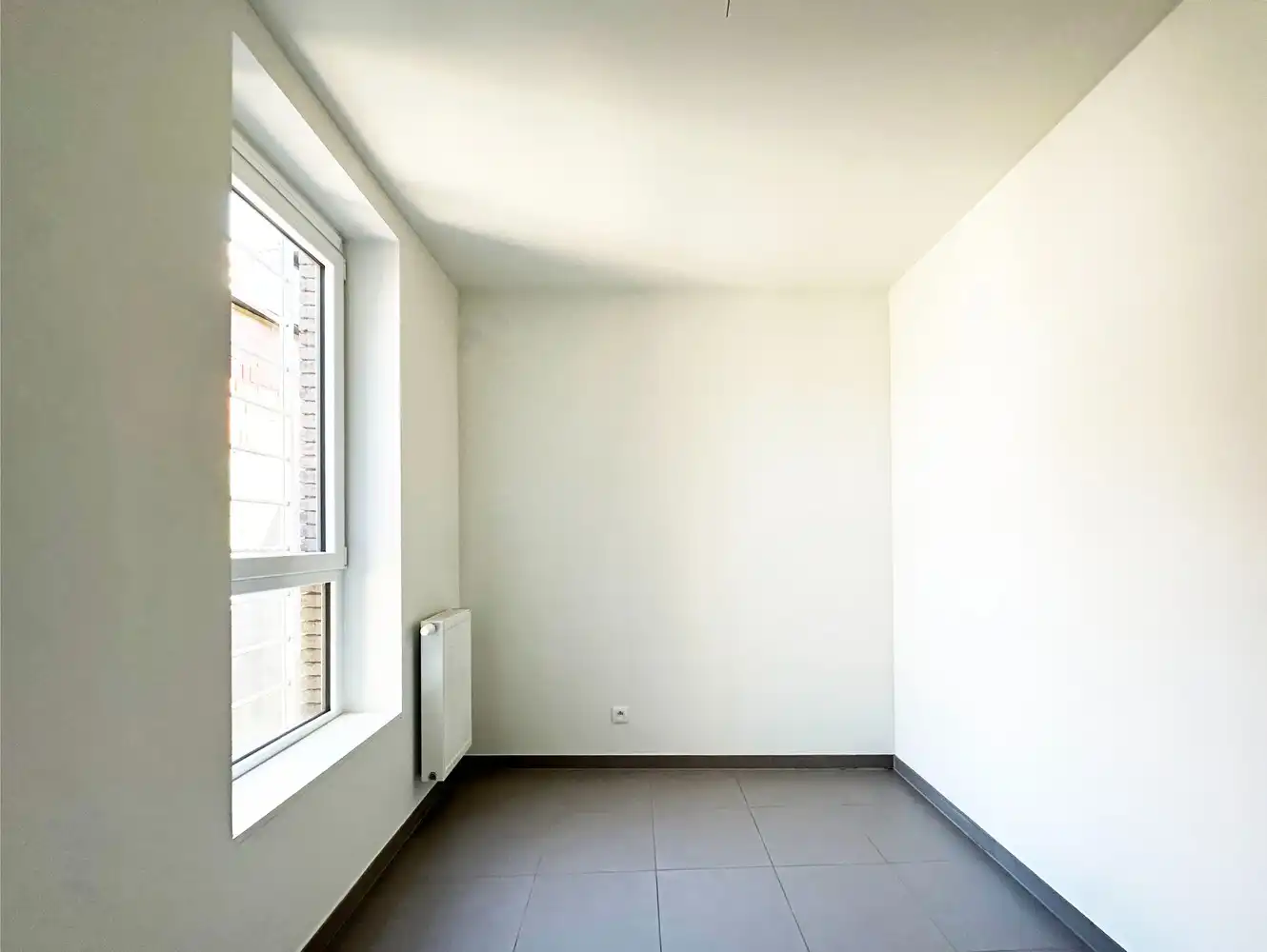 Appartement met 2 slaapkamers en terras te Antwerpen! foto 7