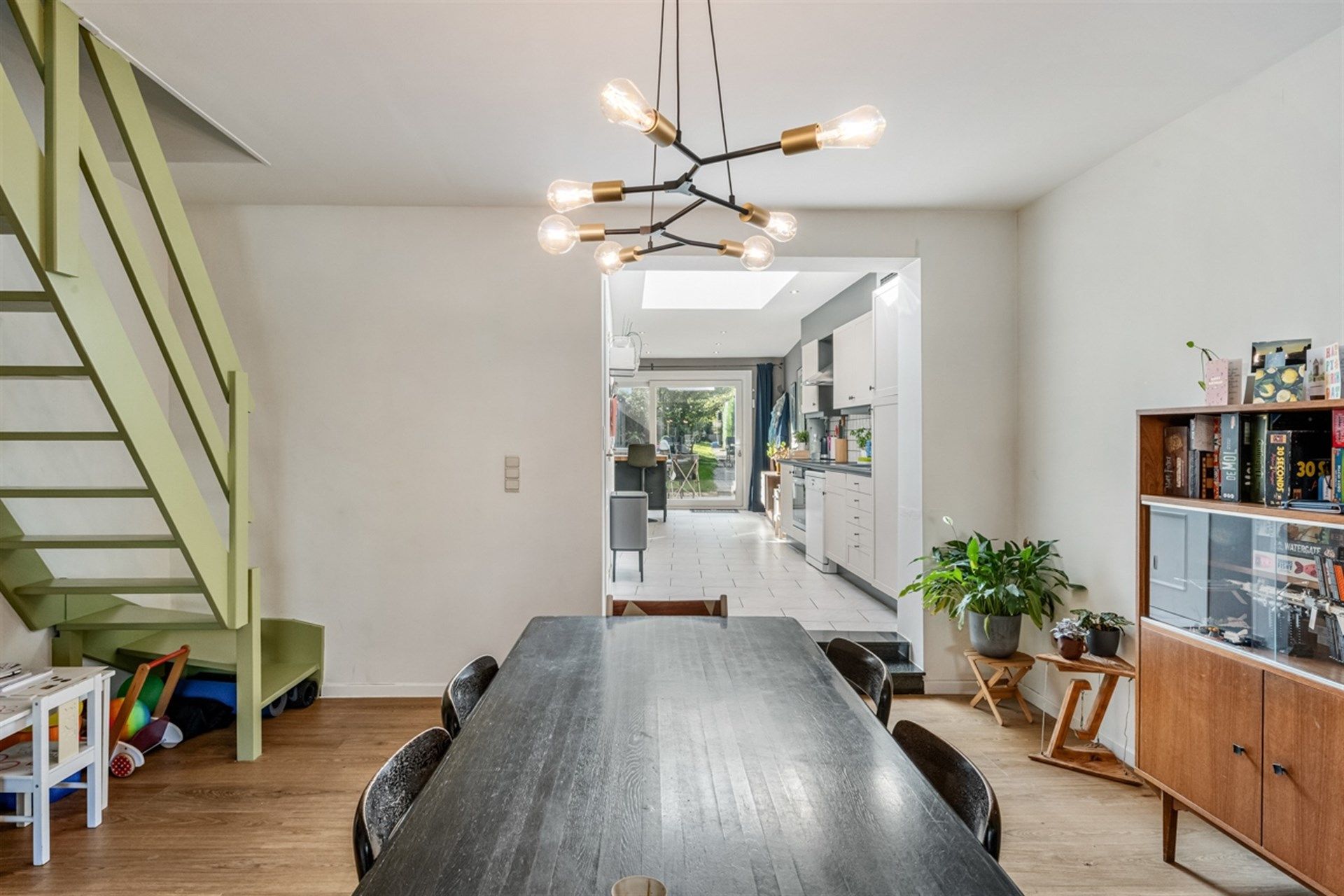 Instapklare woning met zonnige tuin op ruim perceel in rustige straat te Aalst  foto 4