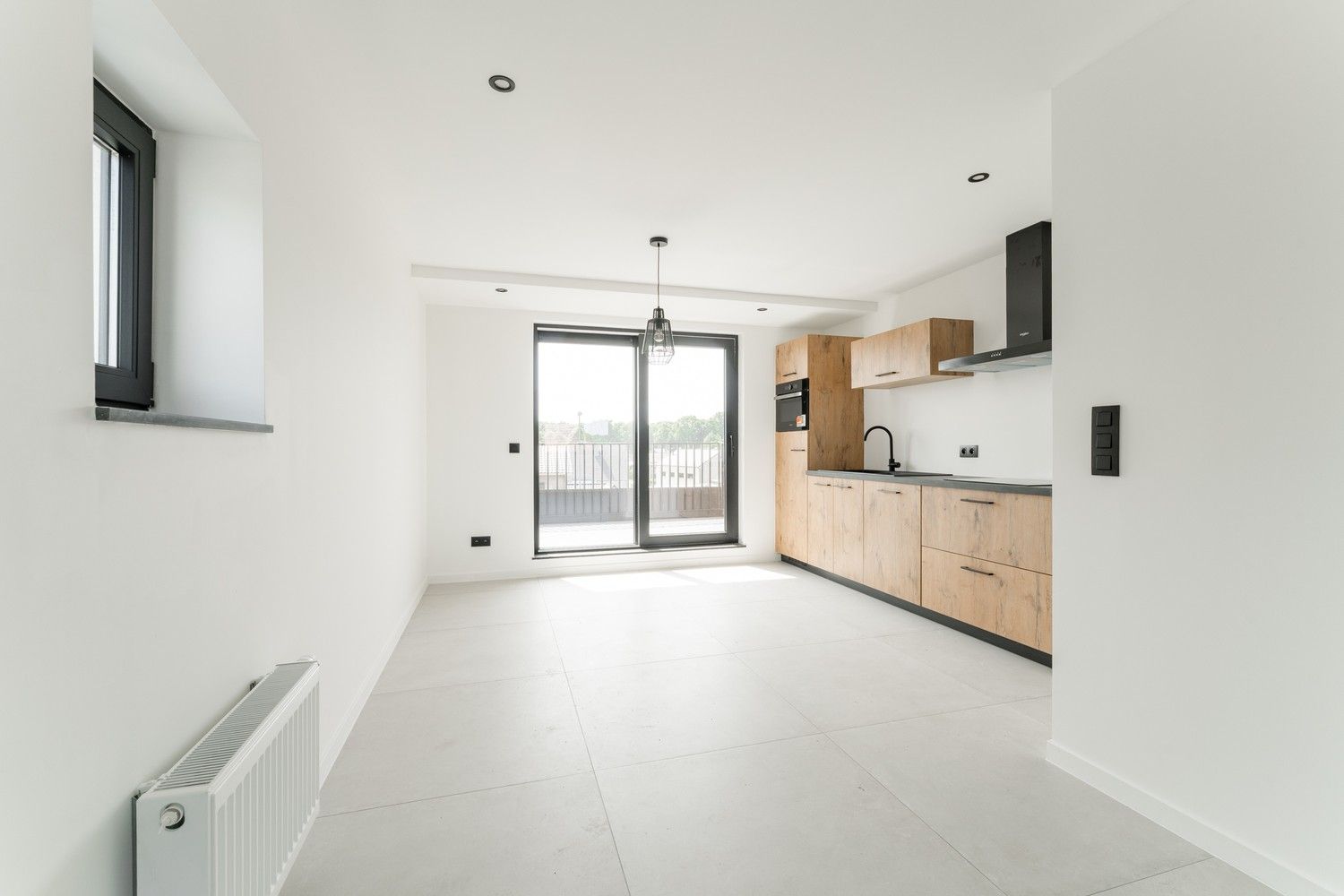 Volledig gerenoveerd appartement met 2 slaapkamers en een terras foto 9