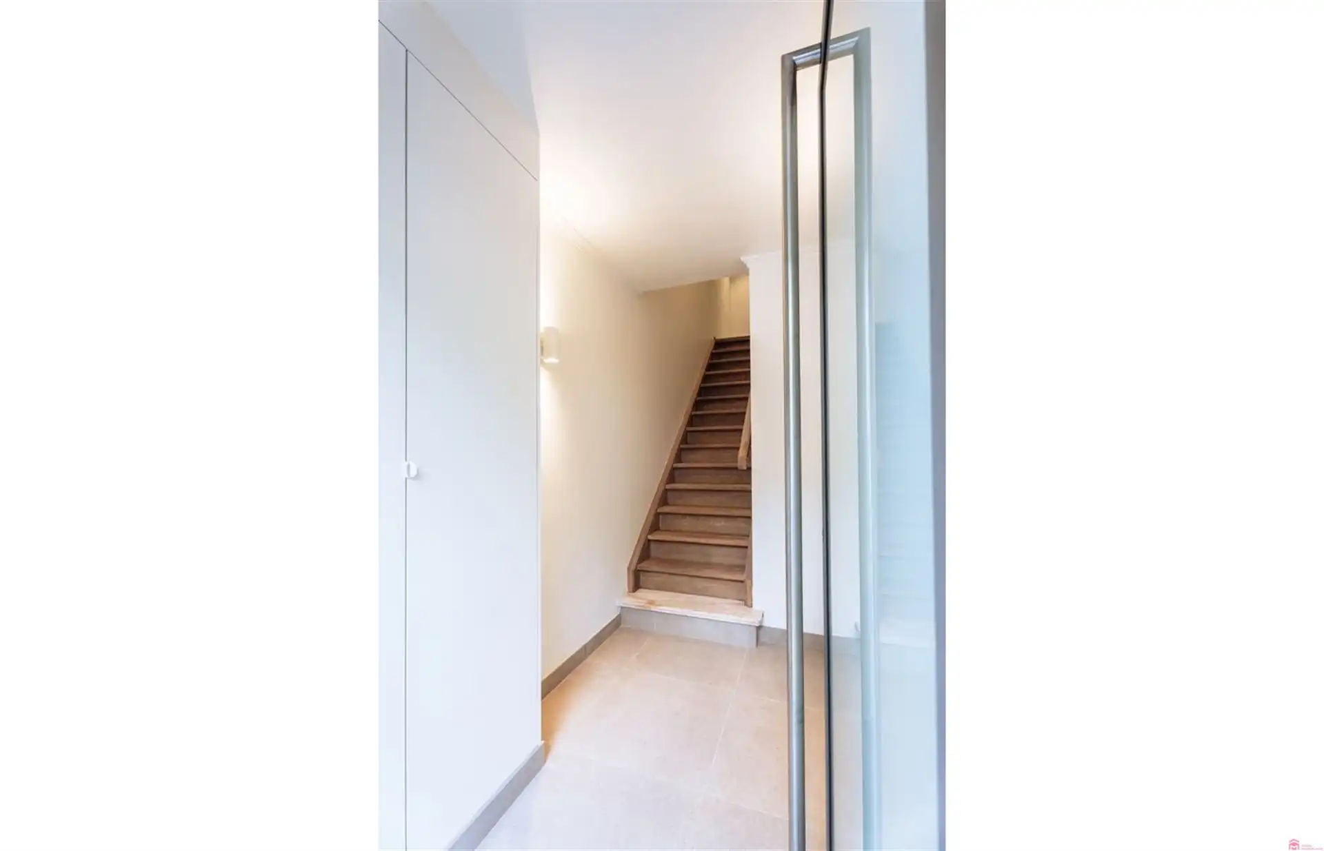 Volledig gerenoveerd appartement met zalig terras foto 3