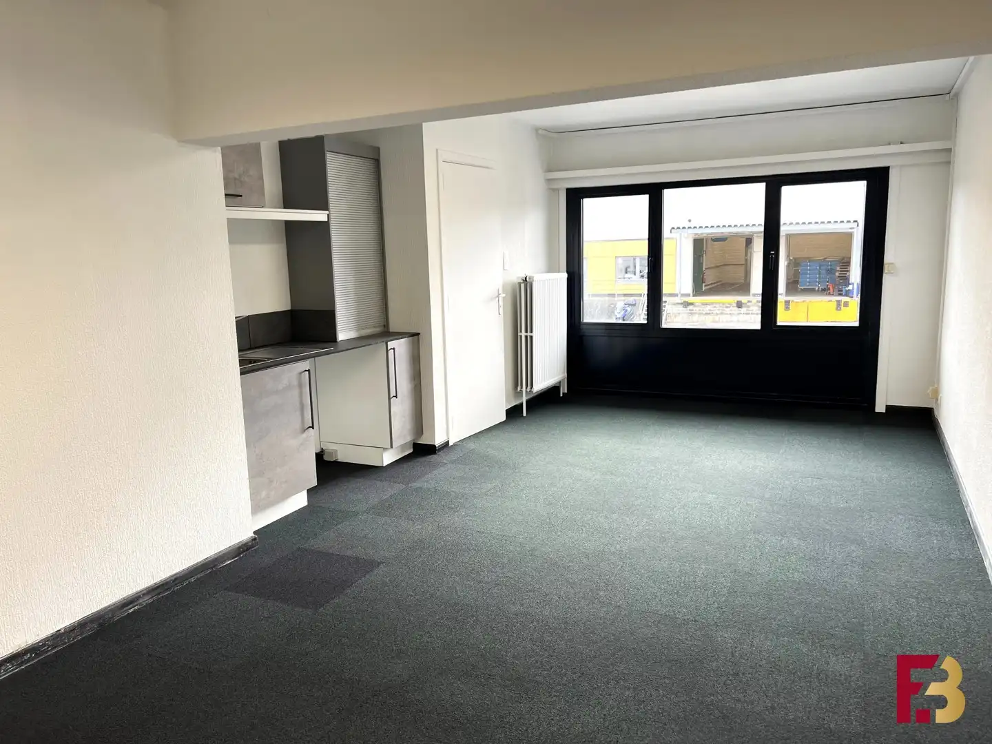 Kantoorruimte met woongedeelte nabij E40/E17/R4 foto 2