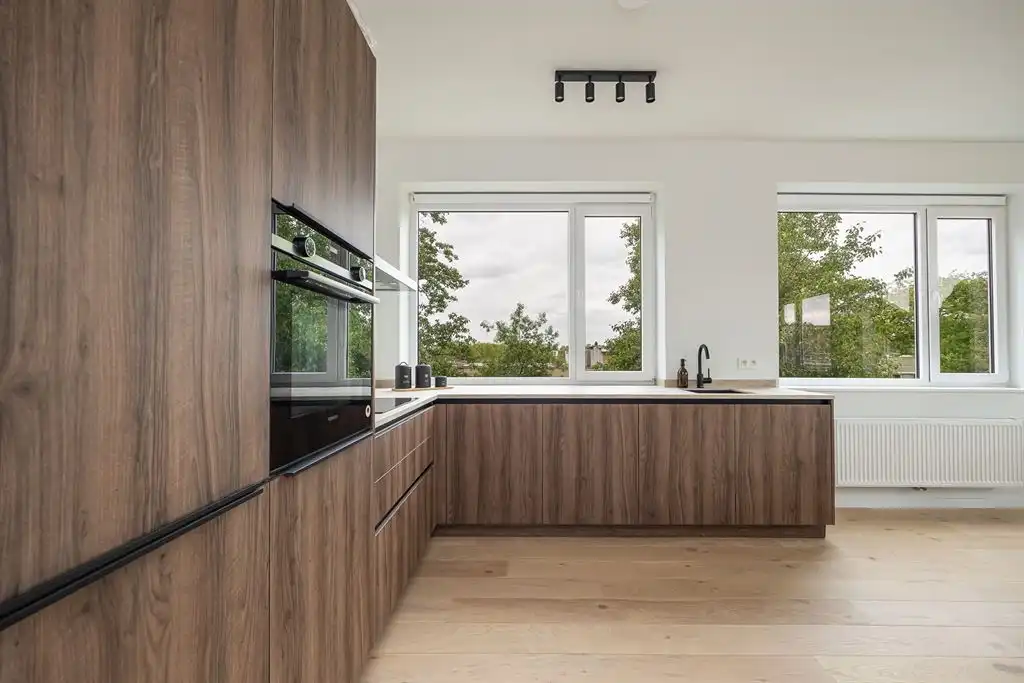 Stijlvol nieuwbouwappartement met terras foto 6