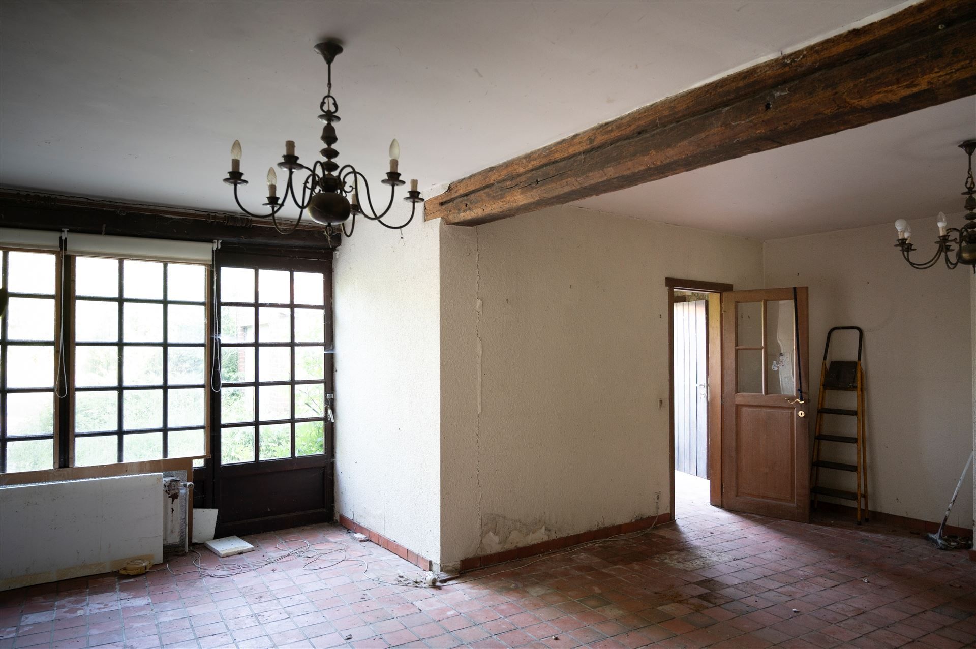 volledig te renoveren woning foto 5
