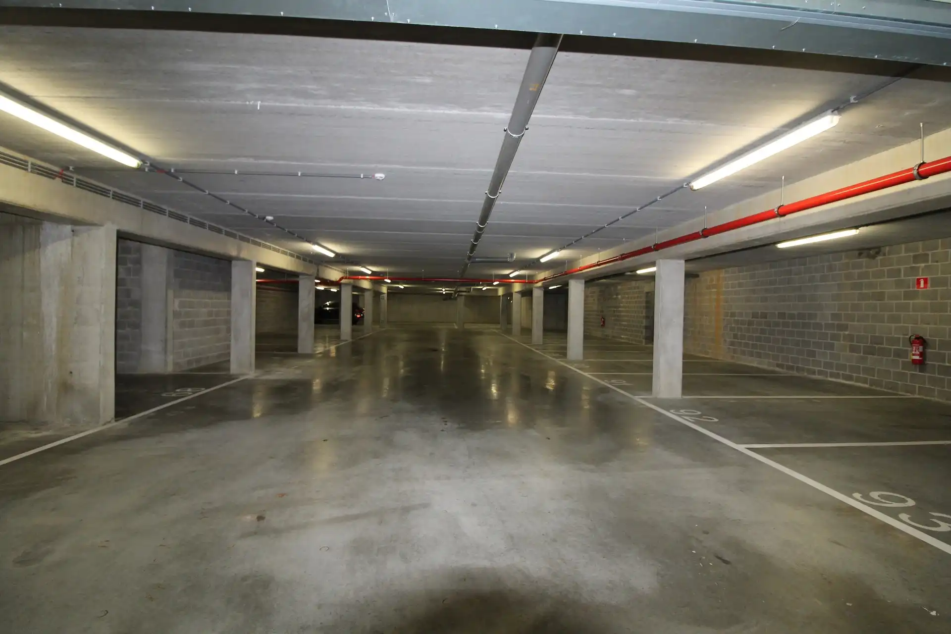 Parking - Binnenstaanplaats foto 2