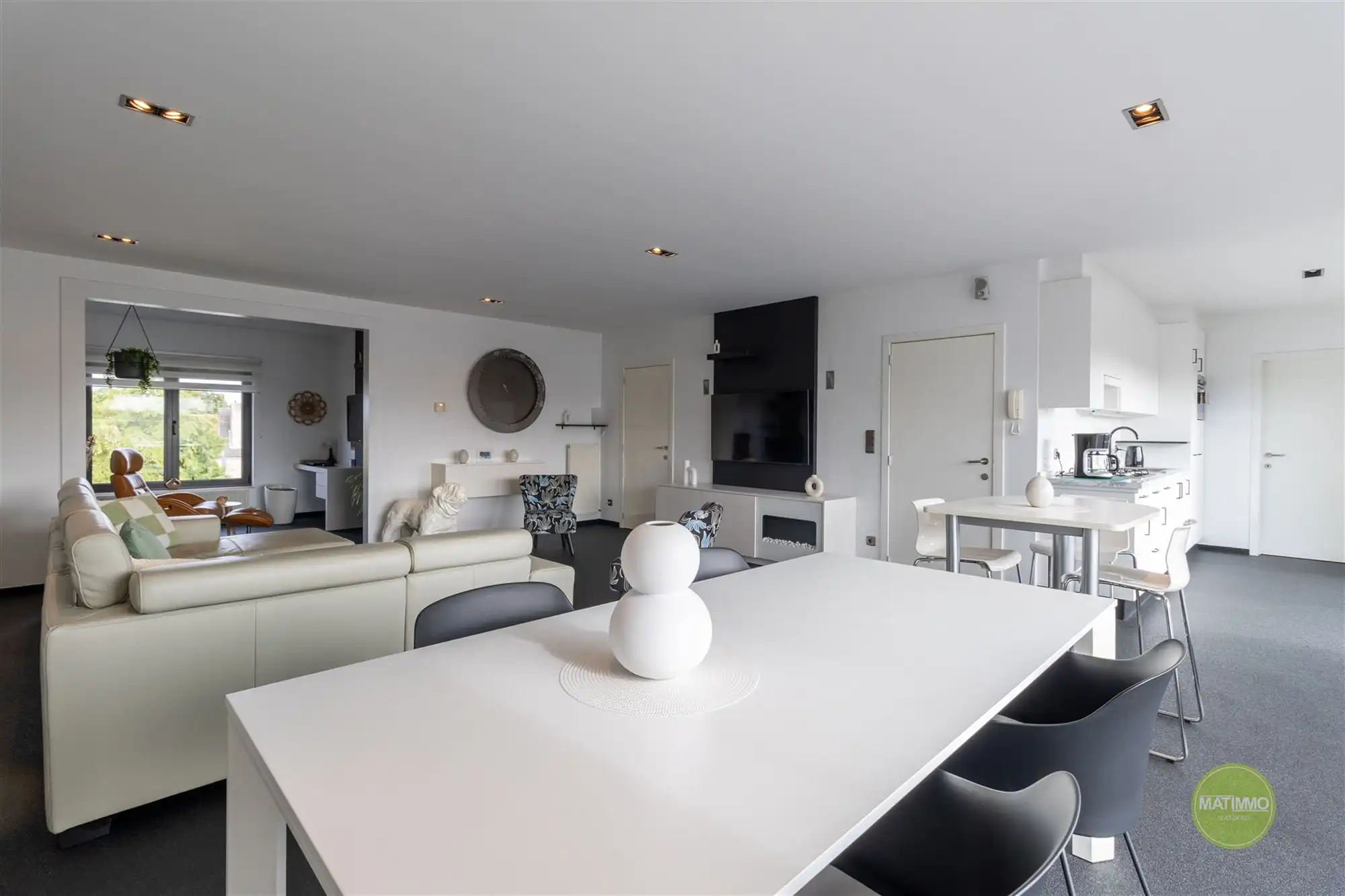Penthouse met ruim zuidgericht terras en garage in Mol foto 5