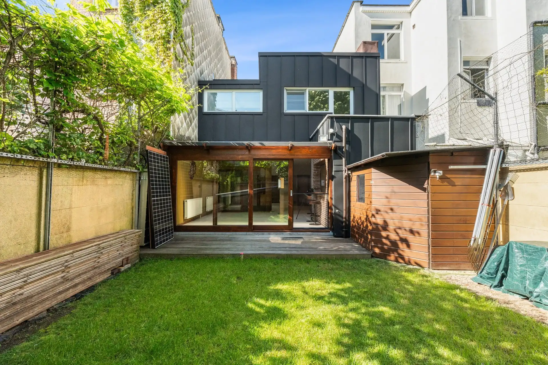 Gerenoveerde één/meergezins/kangeroe woning met 4 mog 5 slaapkamers en tuin. foto 13