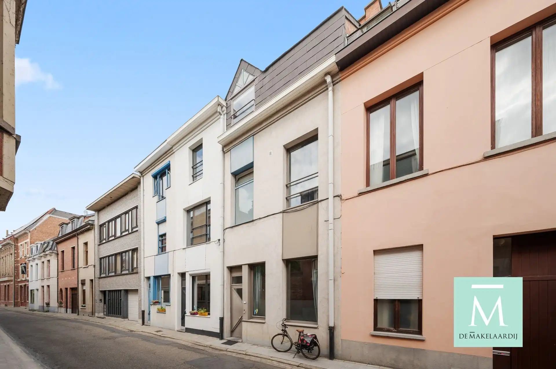 PRACHTIG WOONHUIS IN HARTJE MECHELEN MET MODERNE INRICHTING EN GEZELLIGE BINNENPLAATS foto 17