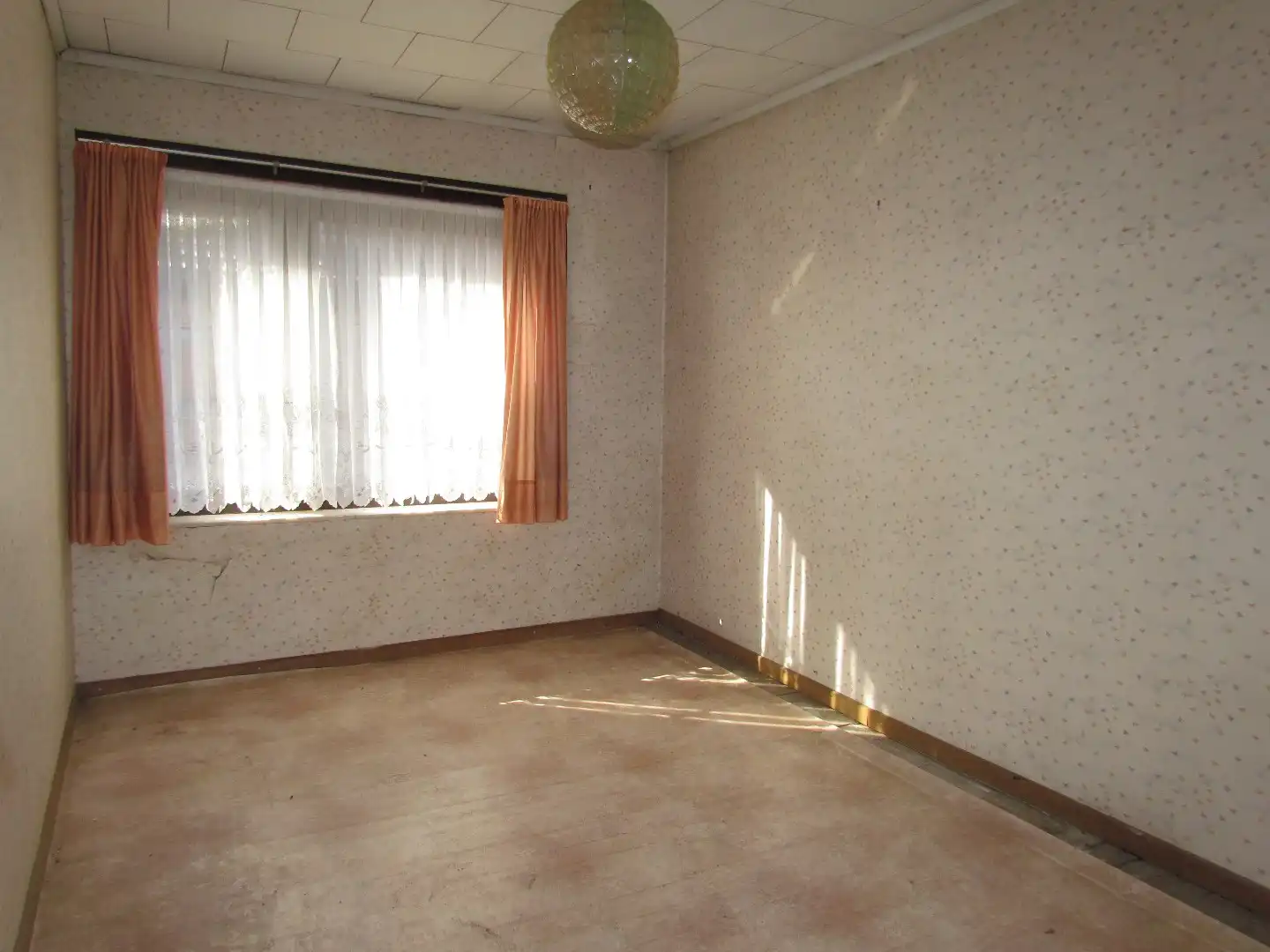 GOEDGELEGEN HOB MET VEEL LICHTINVAL foto 10