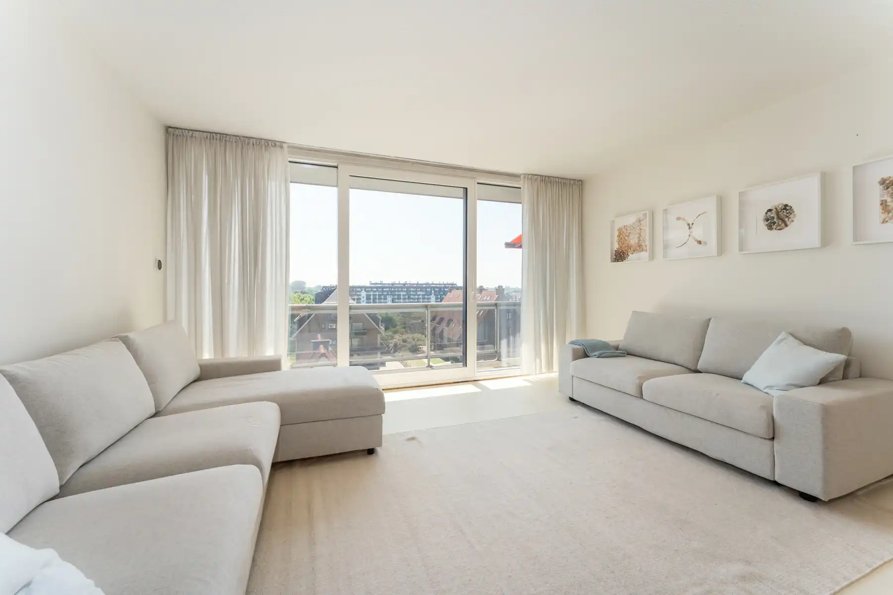 Vernieuwd zuidgericht appartement in een moderne residentie foto 2