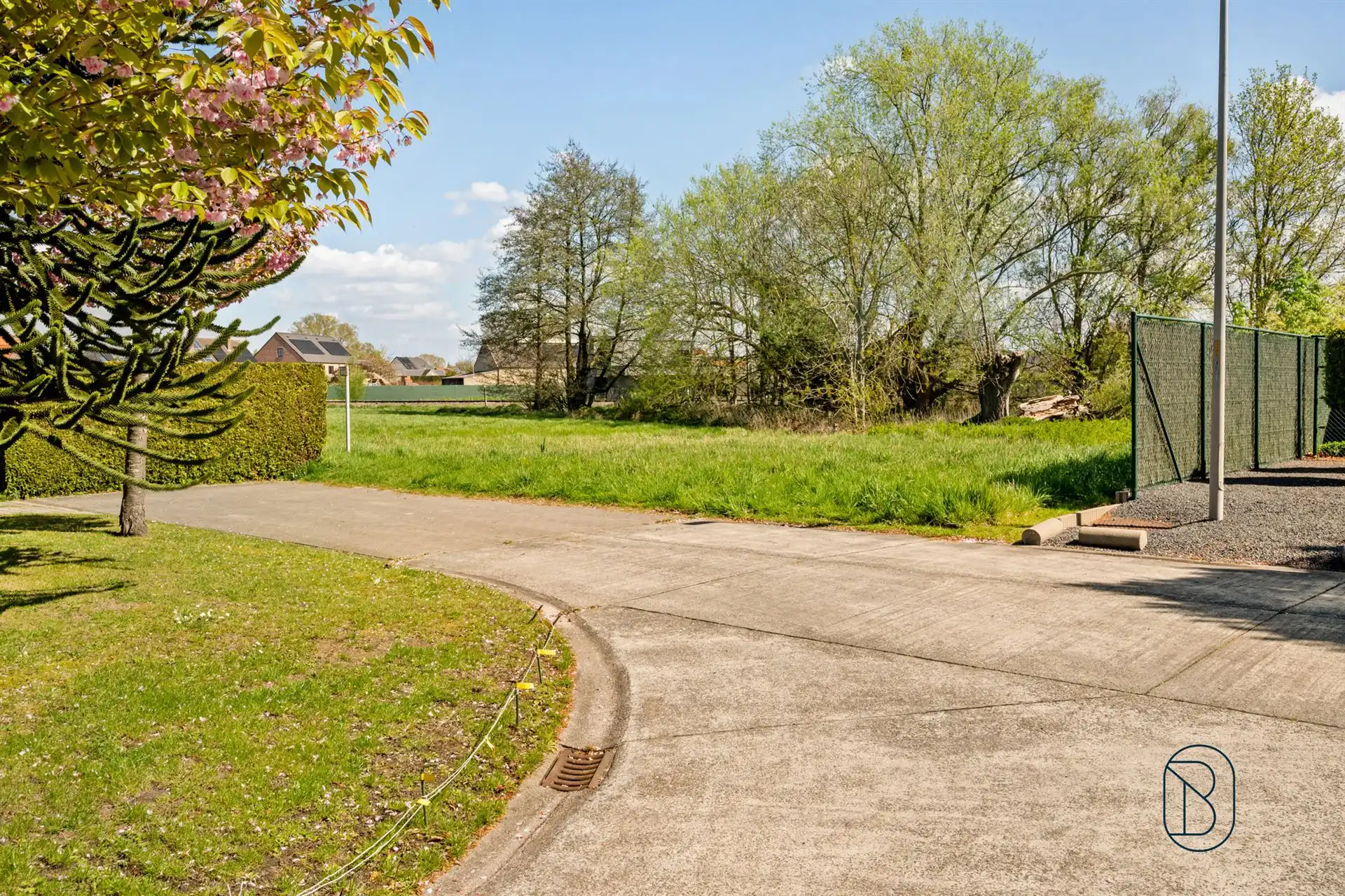 Mooi gelegen bouwgrond voor villa. foto 6