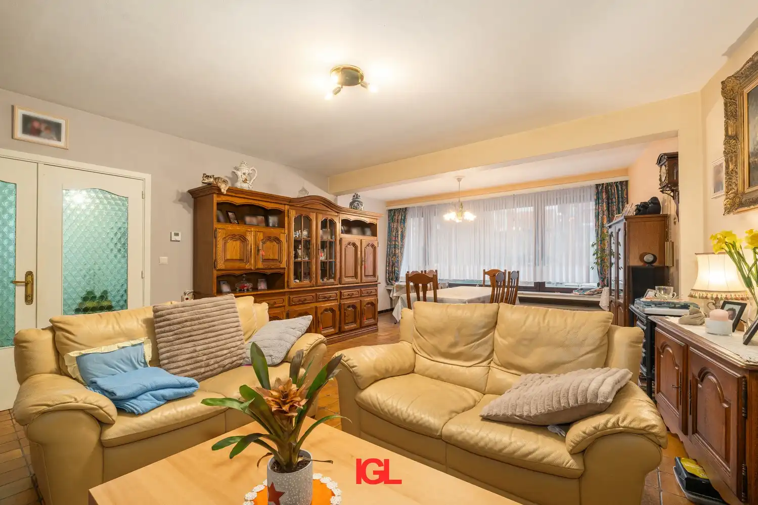 Ruim 3-kamer appartement met garage nabij het centrum van Halle foto 4