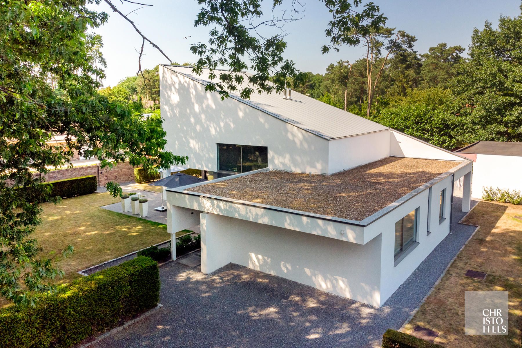 Moderne villa in residentiële omgeving!  foto 7