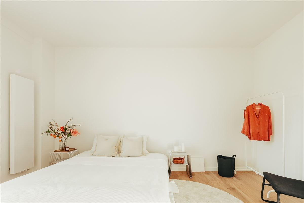 Luxueus gerenoveerd gelijkvloers appartement met 40m² terras foto 13