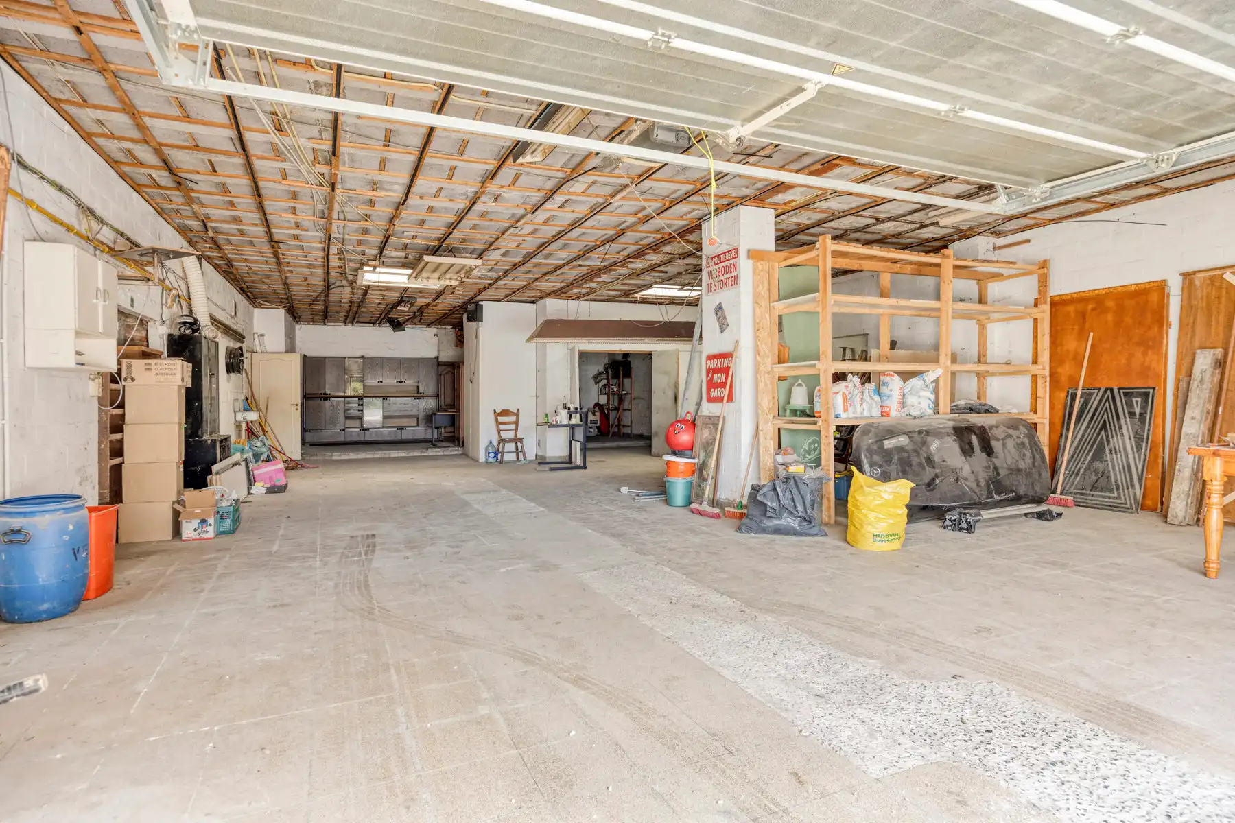 Ruime woning met 4 slaapkamers en loods  foto 26