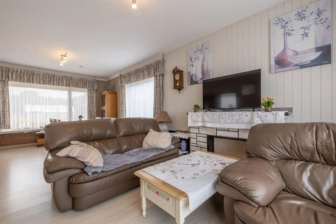 Verzorgde woning met 3slpk, inpandige garage en tuin foto 8