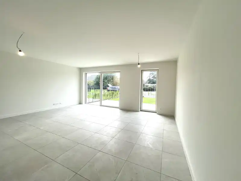 Energiezuinig 2 slpkm appartement met terras, tuin en staanplaats foto 6