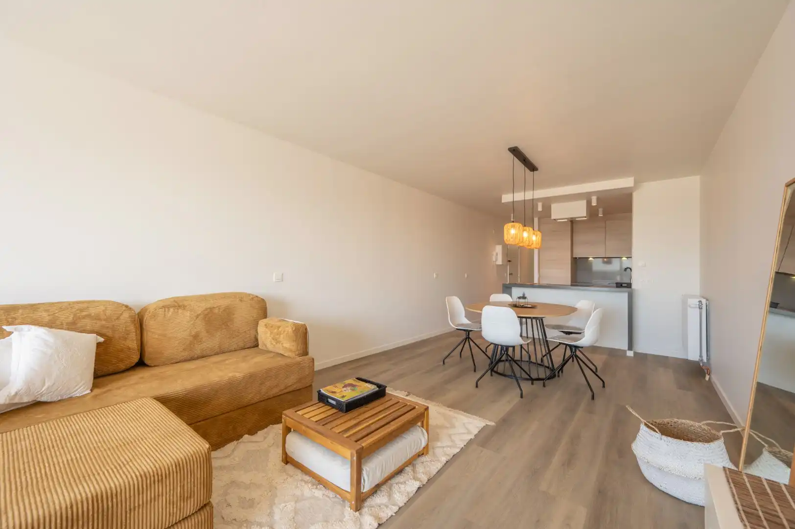 Zonnig, gerenoveerd appartement vlak bij zee met terras foto 6