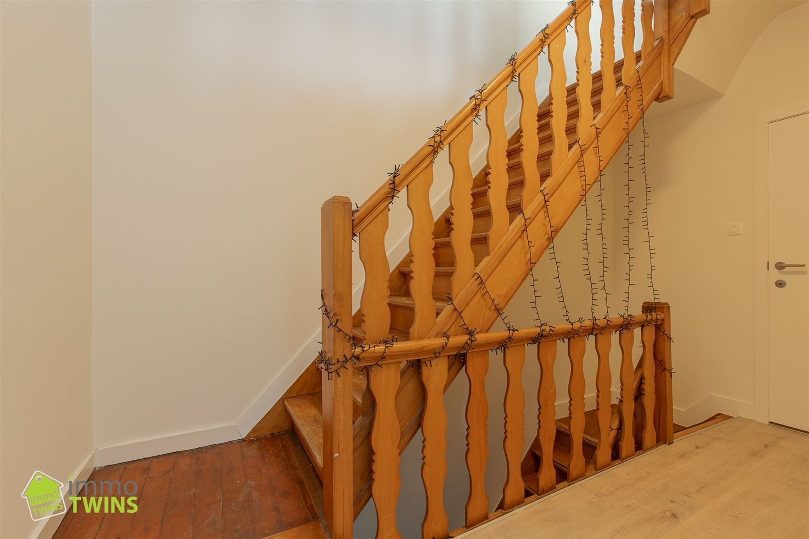 Instapklare woning met strak design te Grembergen foto 16