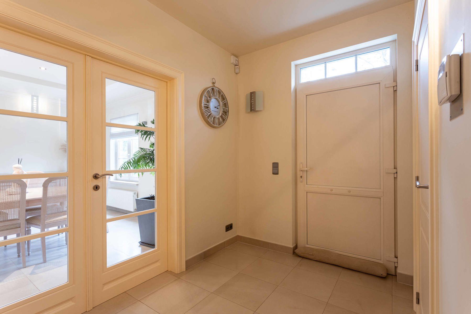 Perfect onderhouden gezinswoning met zwembad in Deux-Acren. foto 5