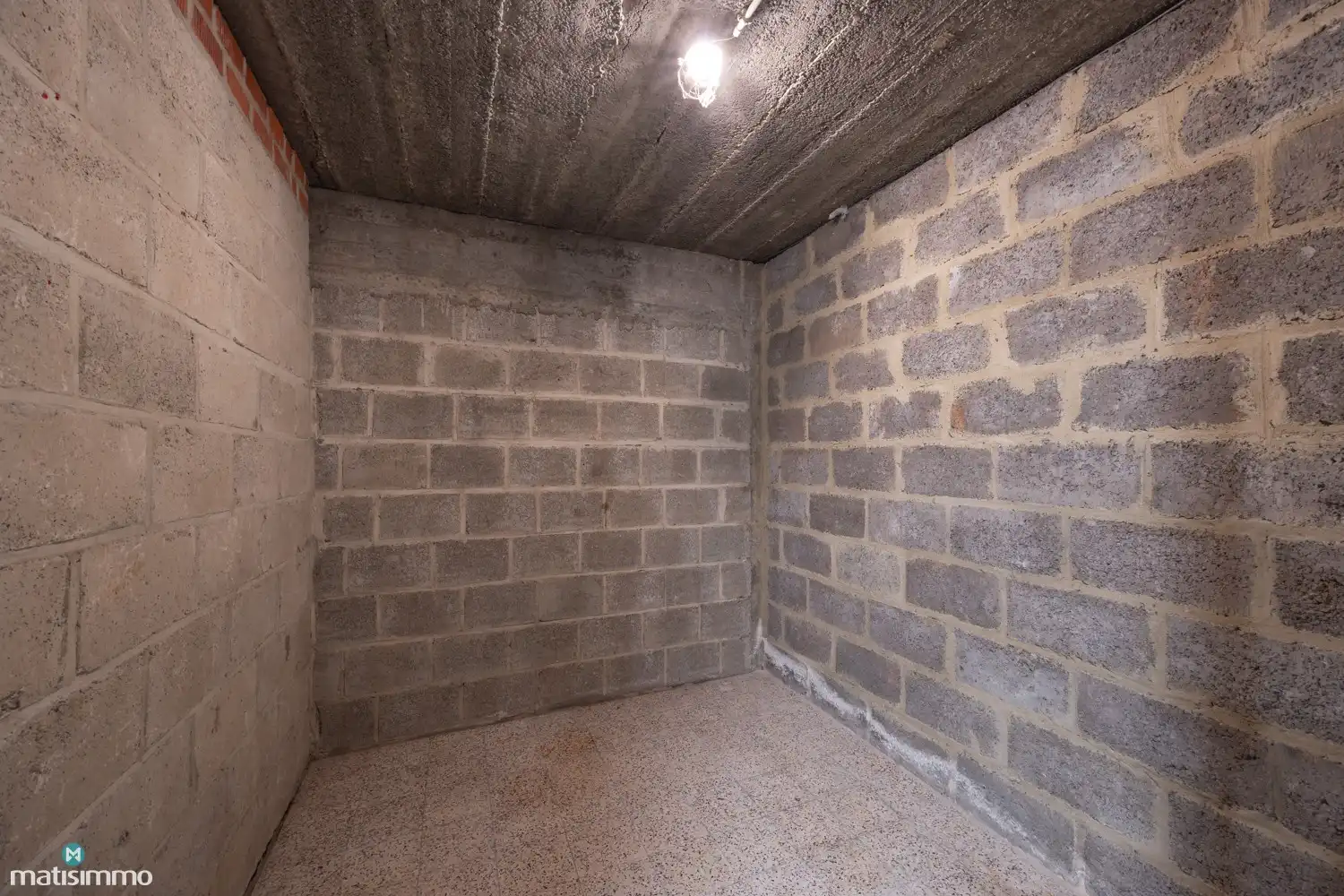 VERZORGD APPARTEMENT MET 2 SLAAPKAMERS, TERRAS EN AUTOSTAANPLAATS NABIJ HET CENTRUM VAN BILZEN foto 22