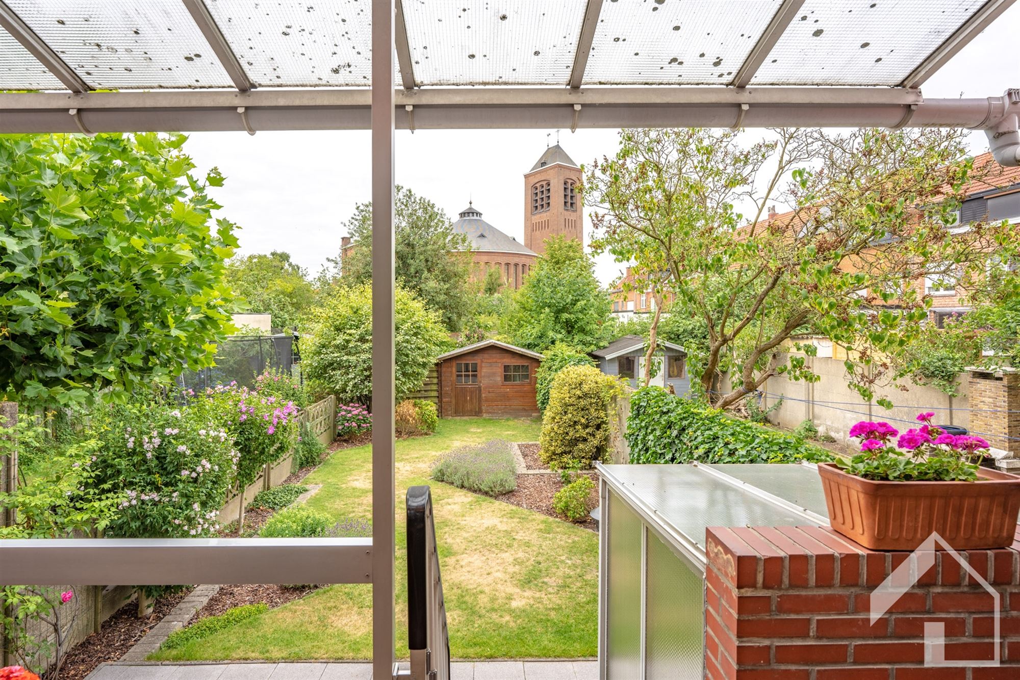 Ruime woning met 4 slaapkamers foto 6
