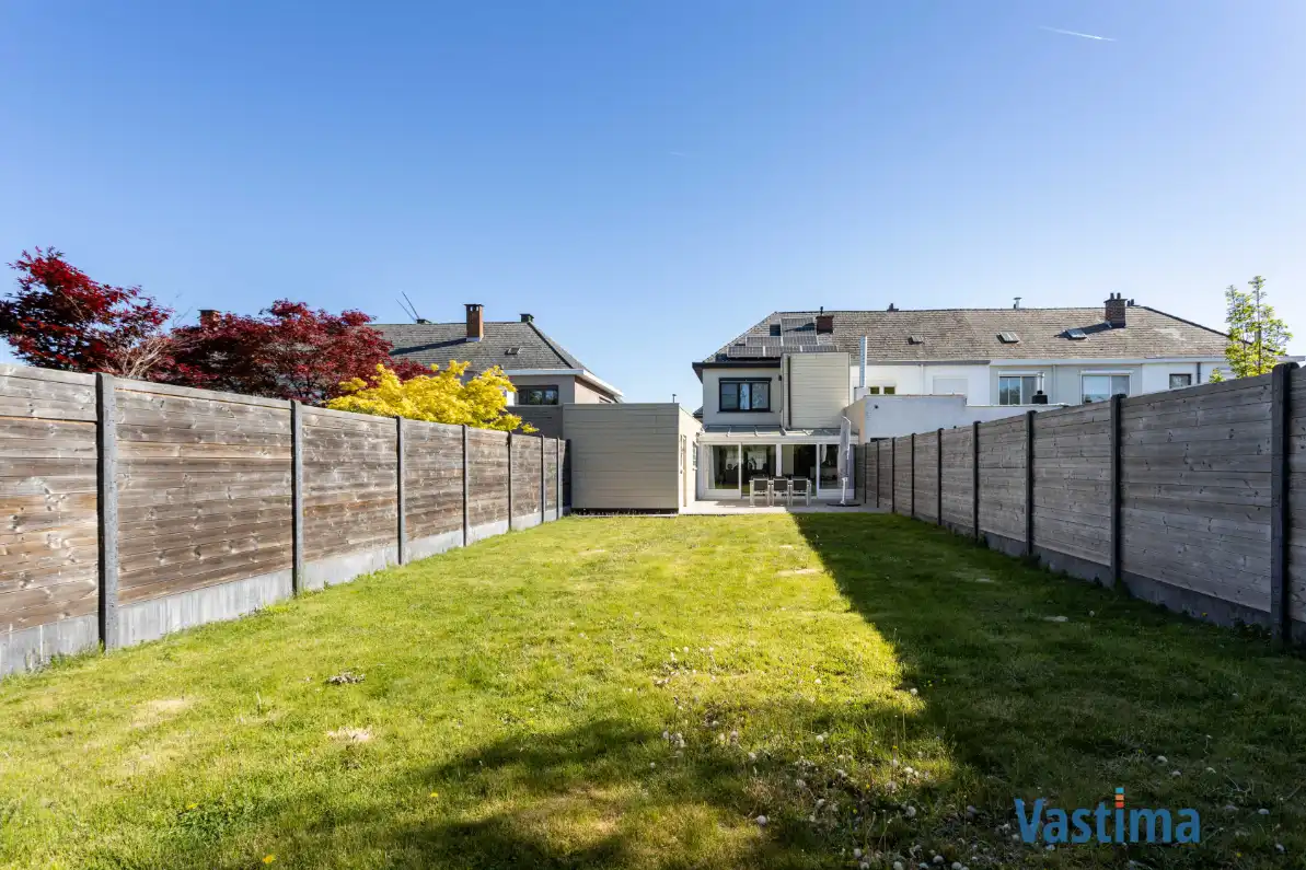Lichtrijke halfopen bebouwing met 3 slaapkamers, tuin en garage foto 24