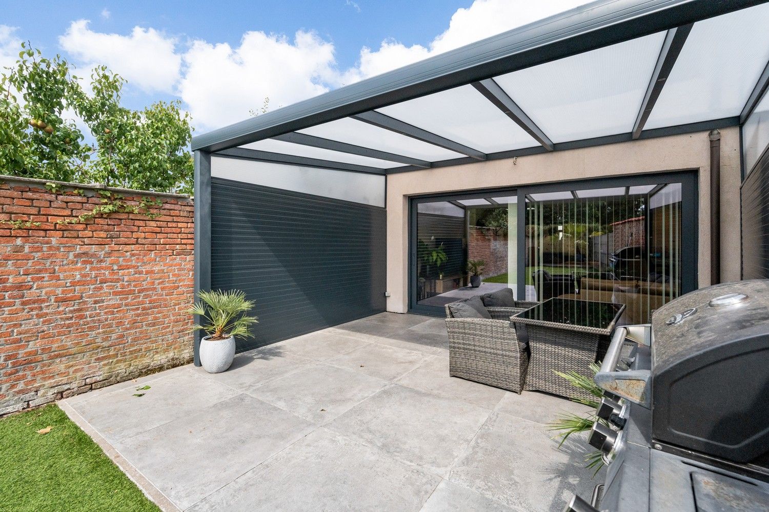Instapklare, stijlvol gerenoveerde woning met tuin in hartje Broechem foto 7