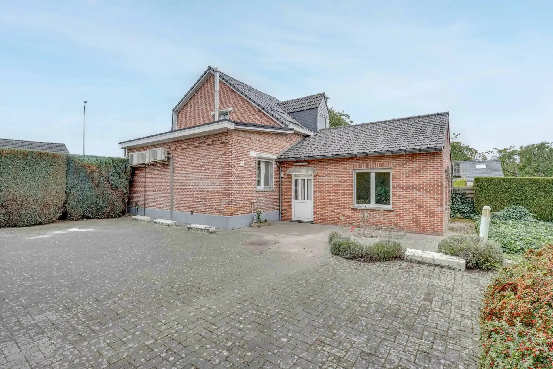 Op te knappen handelspand met mogelijkheid tot herbestemming foto 6