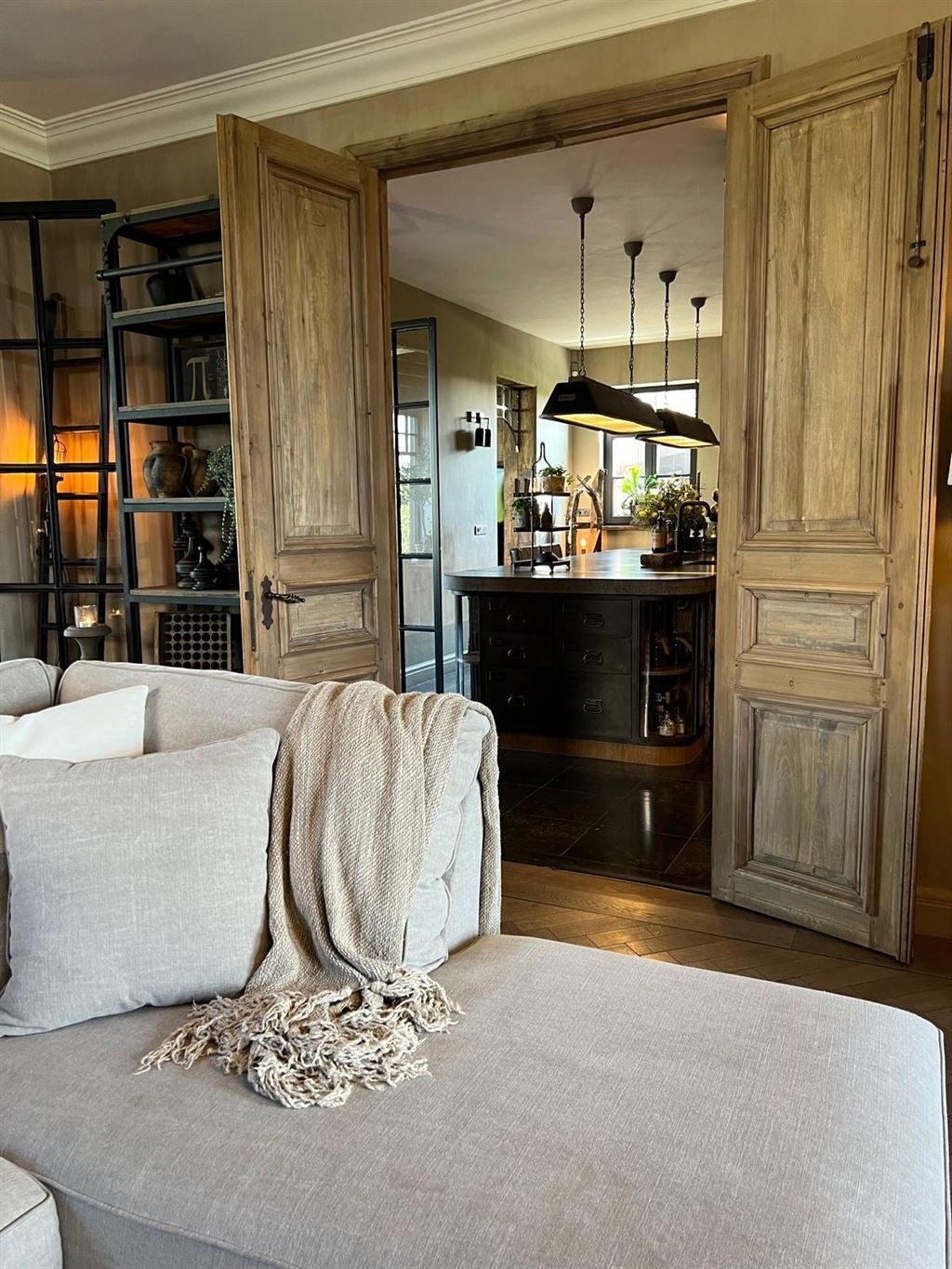 Landelijke villawoning met multifunctioneel aangrenzend gebouw foto 10