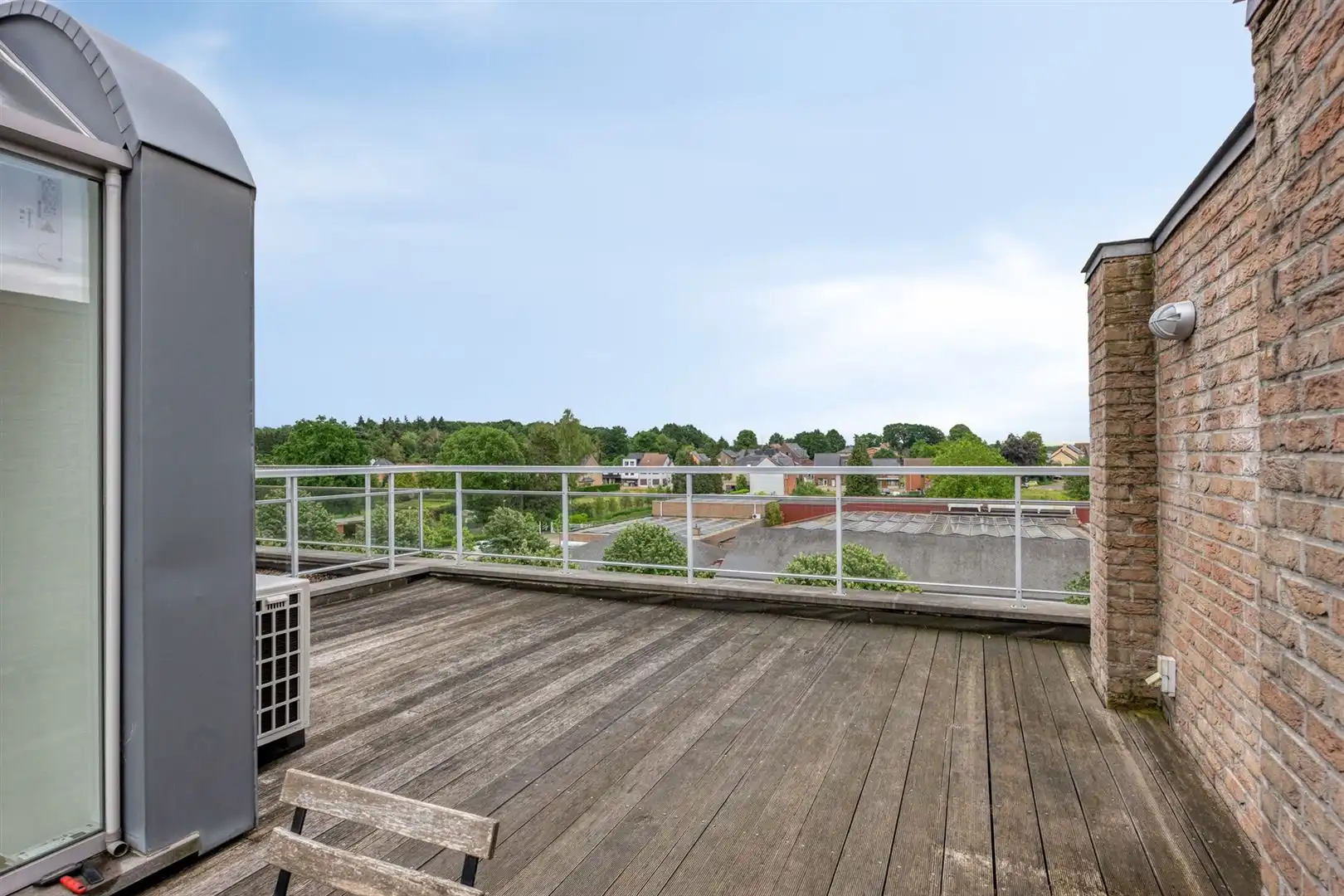 TE KOOP: Instapklaar duplexappartement met 3 slaapkamers en prachtig terras in hartje Zolder! foto 22