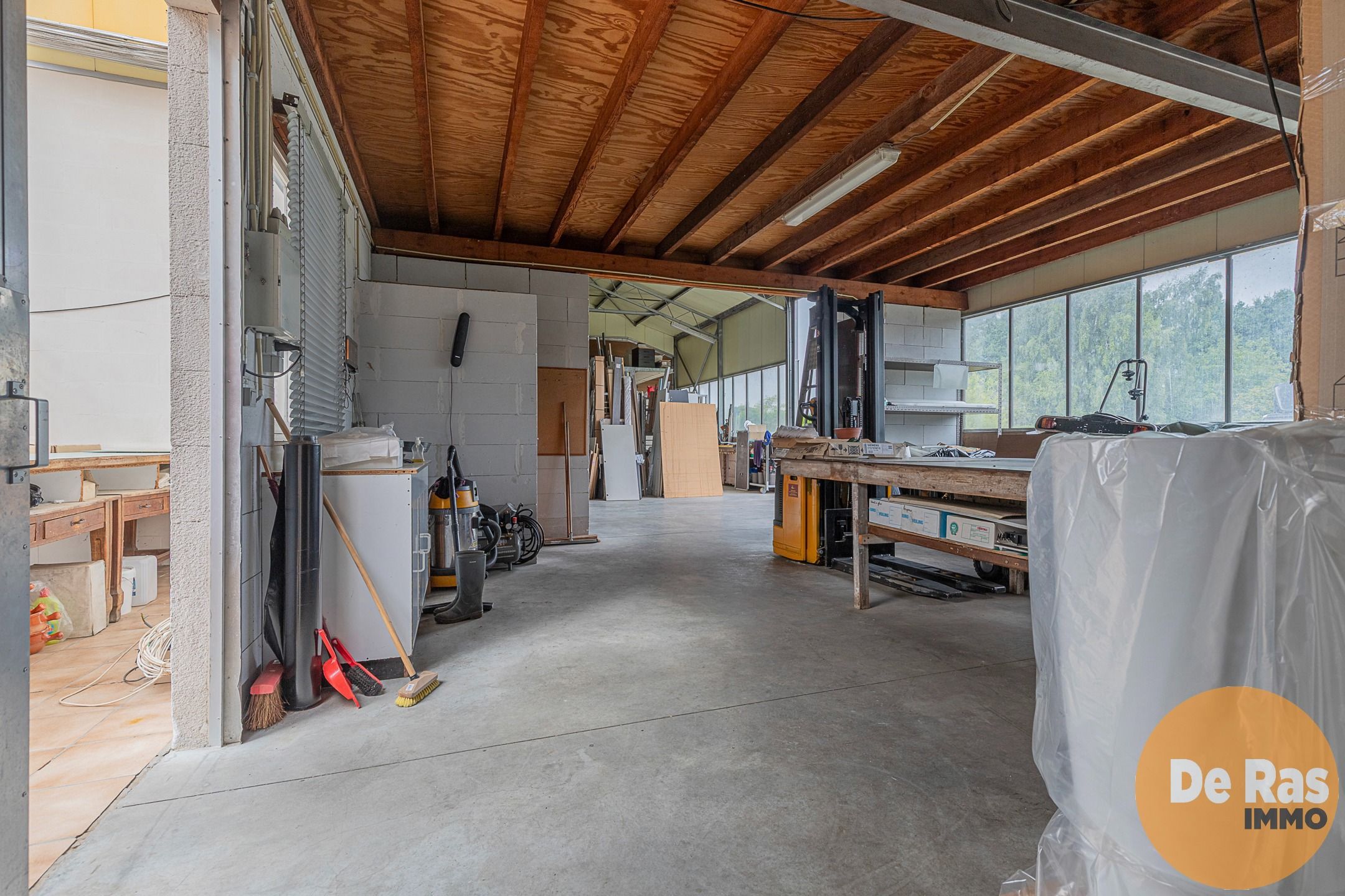 ERPE-MERE - Goed onderhouden woning met magazijn en serres foto 22