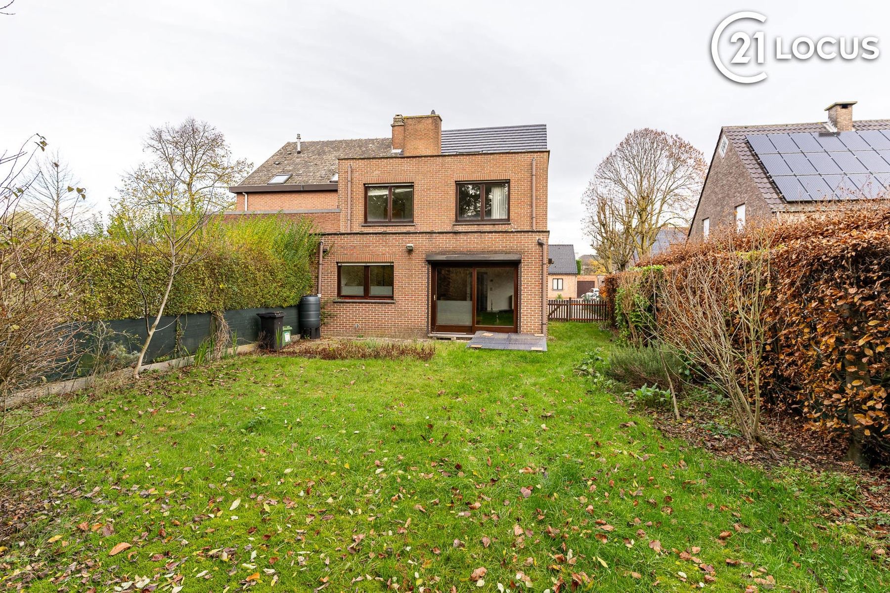 Ruime woning in rustige buurt te Zwijndrecht - 5 slaapkamers foto 22