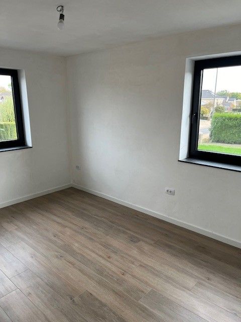 Instapklare nieuwbouw woning op 327 m² grond met 3 slaapkamers. Hoge afwerkingsgraad en laag energieverbruik!!! foto 13