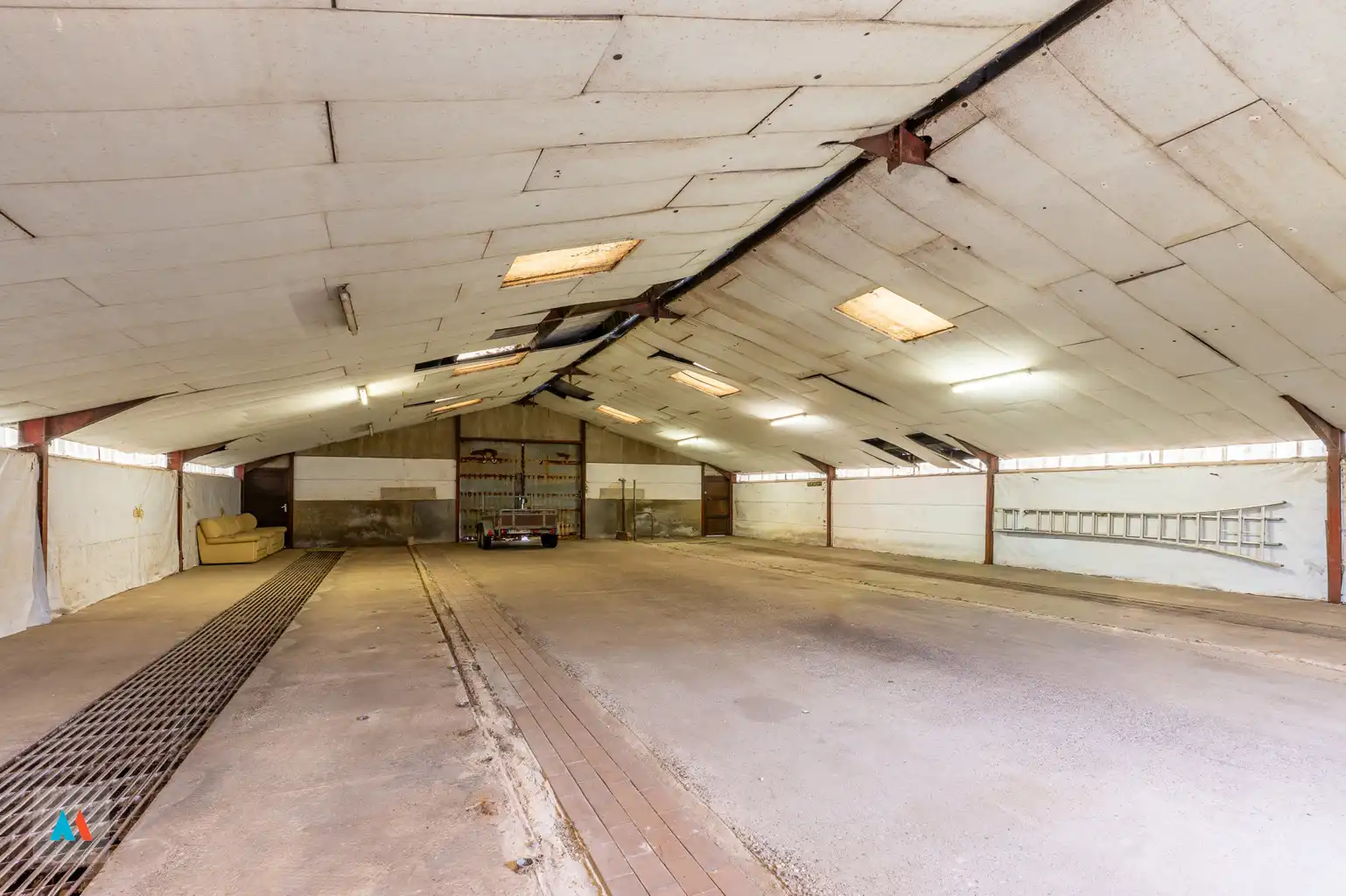 Hoeve met bijgebouwen in Loenhout foto 20