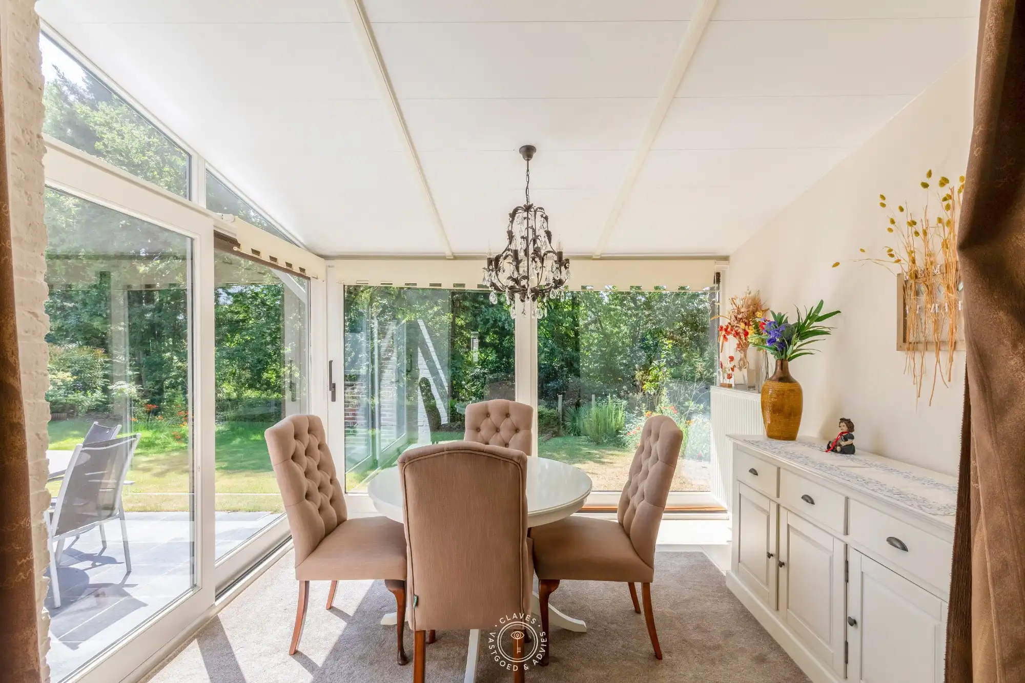 Stijlvol wonen met de allures van een bungalow op een geweldige locatie foto 6