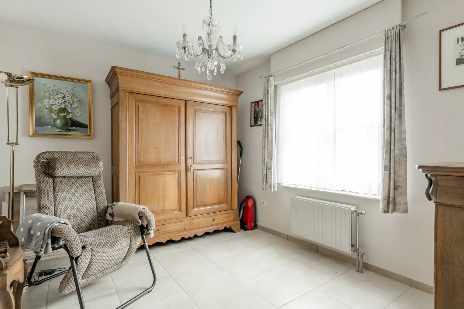 Mooie vrijstaande woning te koop vlakbij het centrum met 4 slaapkamers rustig gelegen op 10a10ca. foto 27