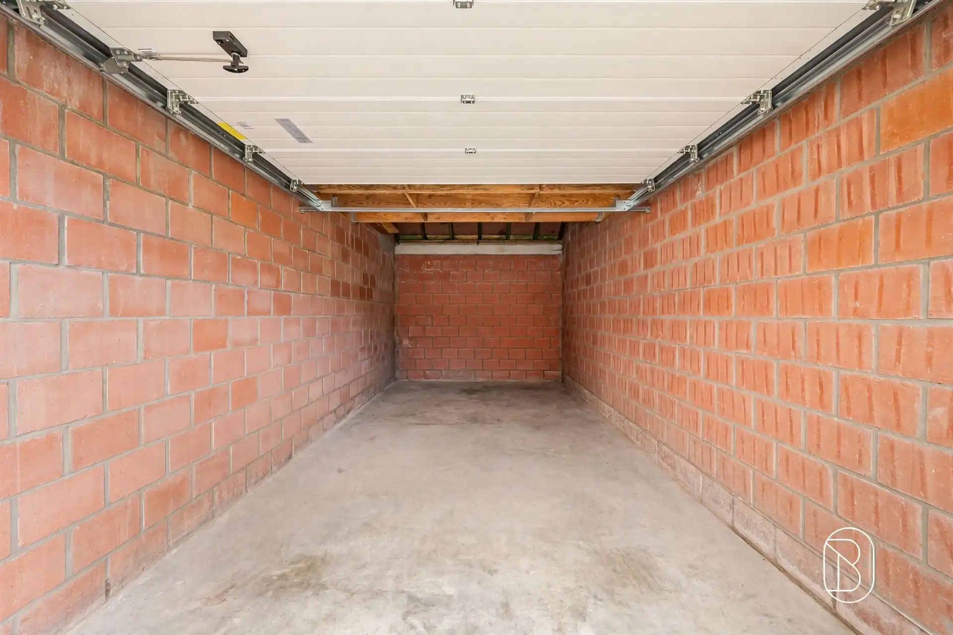 Recente woning met 3 slk, tuin en garage nabij Kluisbos foto 13