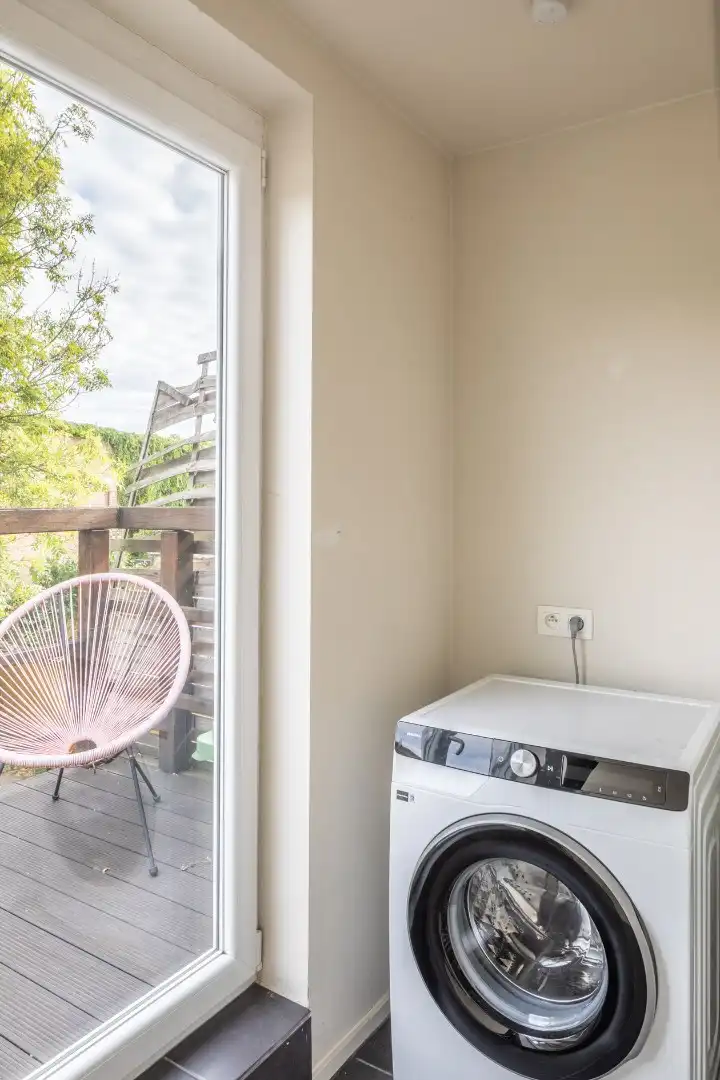 Opportuniteit ..reeds 2 gerenoveerde appartementen en in TOP staat!! foto 13