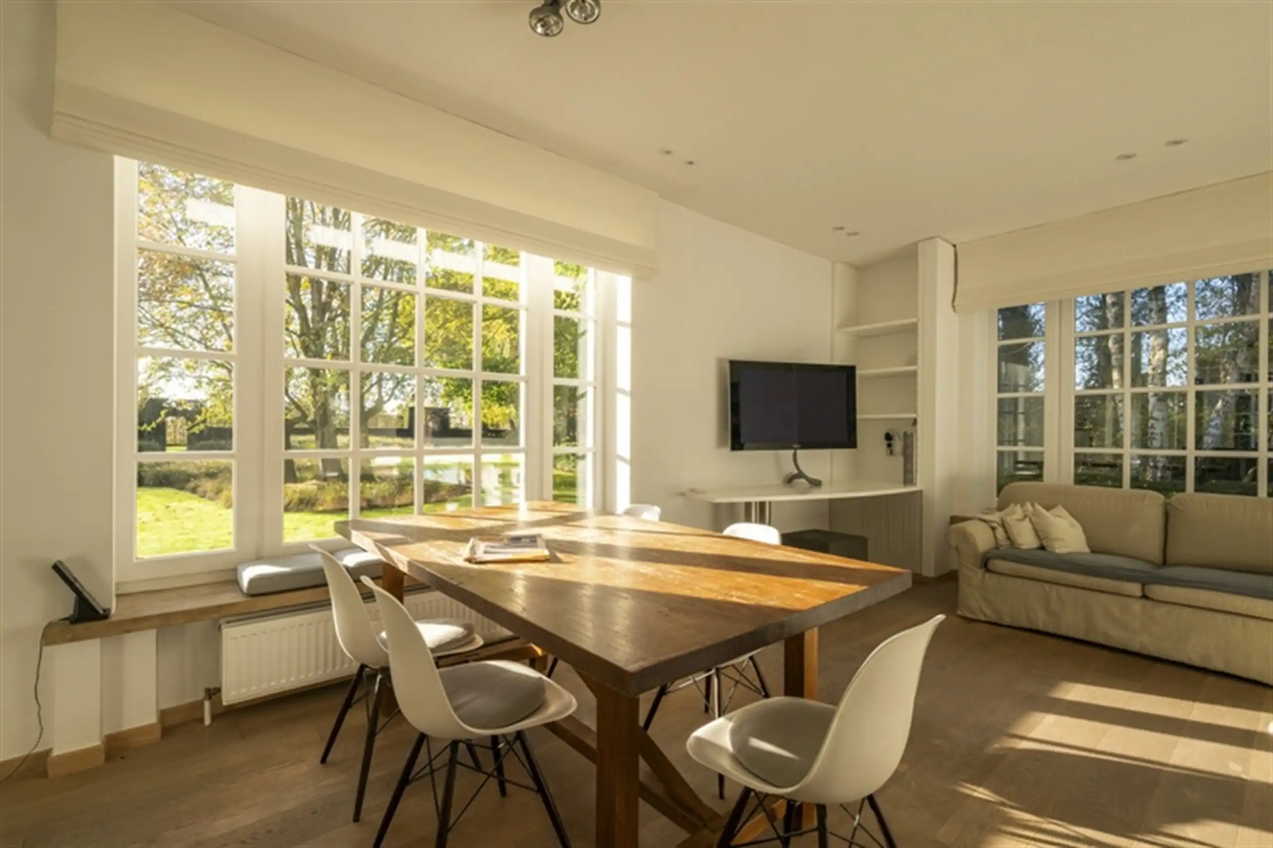 Waardevolle witte vastgoedparel  op 8.679 m² ! foto 15