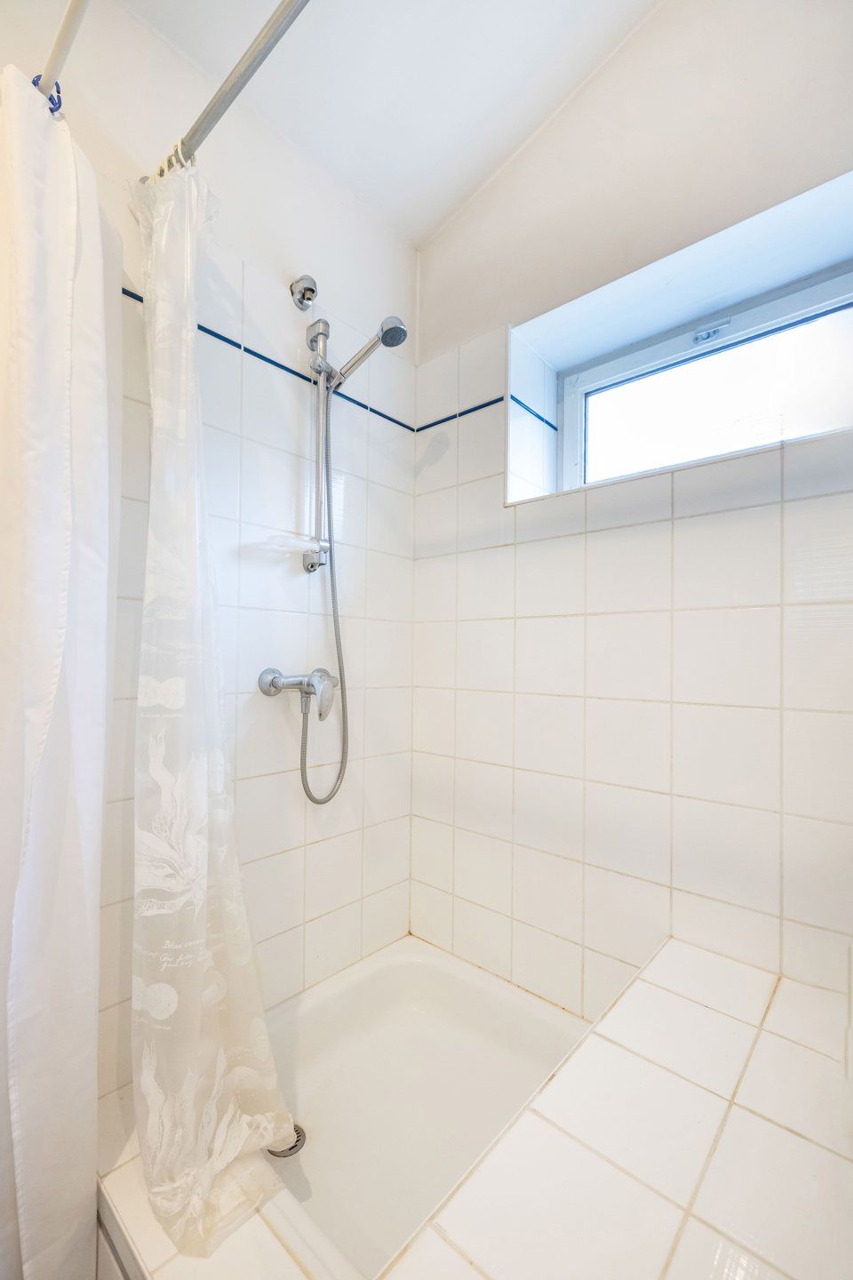 Te renoveren villa met groot potentieel foto 14