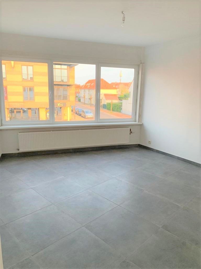 Commercieel gelijkvloers + appartement. foto 22