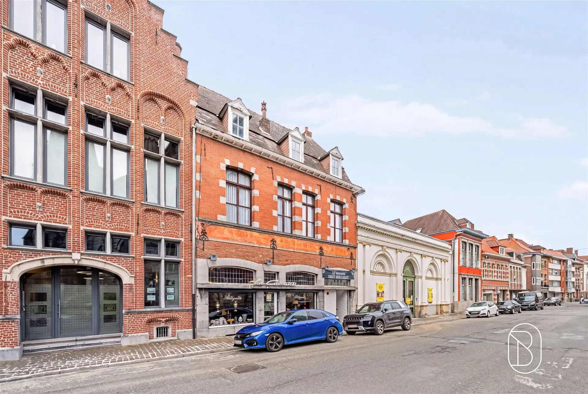 Handelspand met woonst in het centrum van Doornik foto 2
